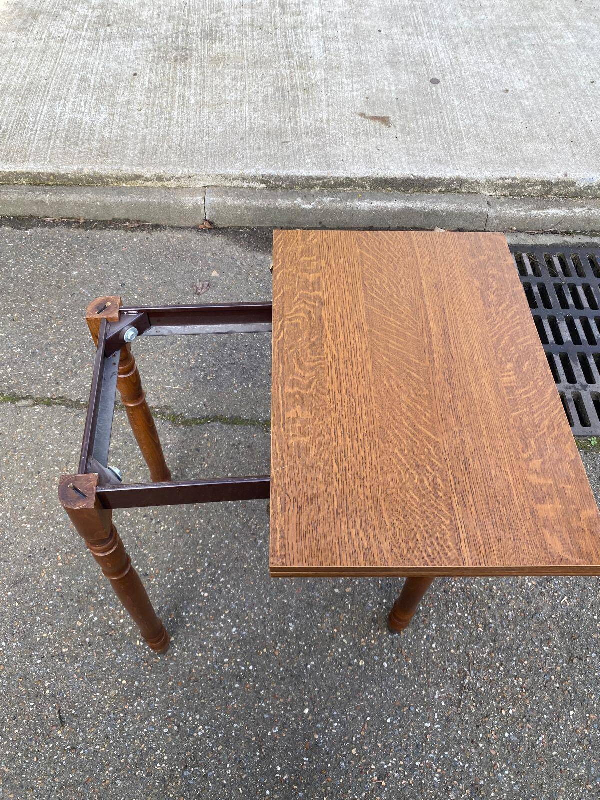 Extendable wooden portfolio table 40x60cm