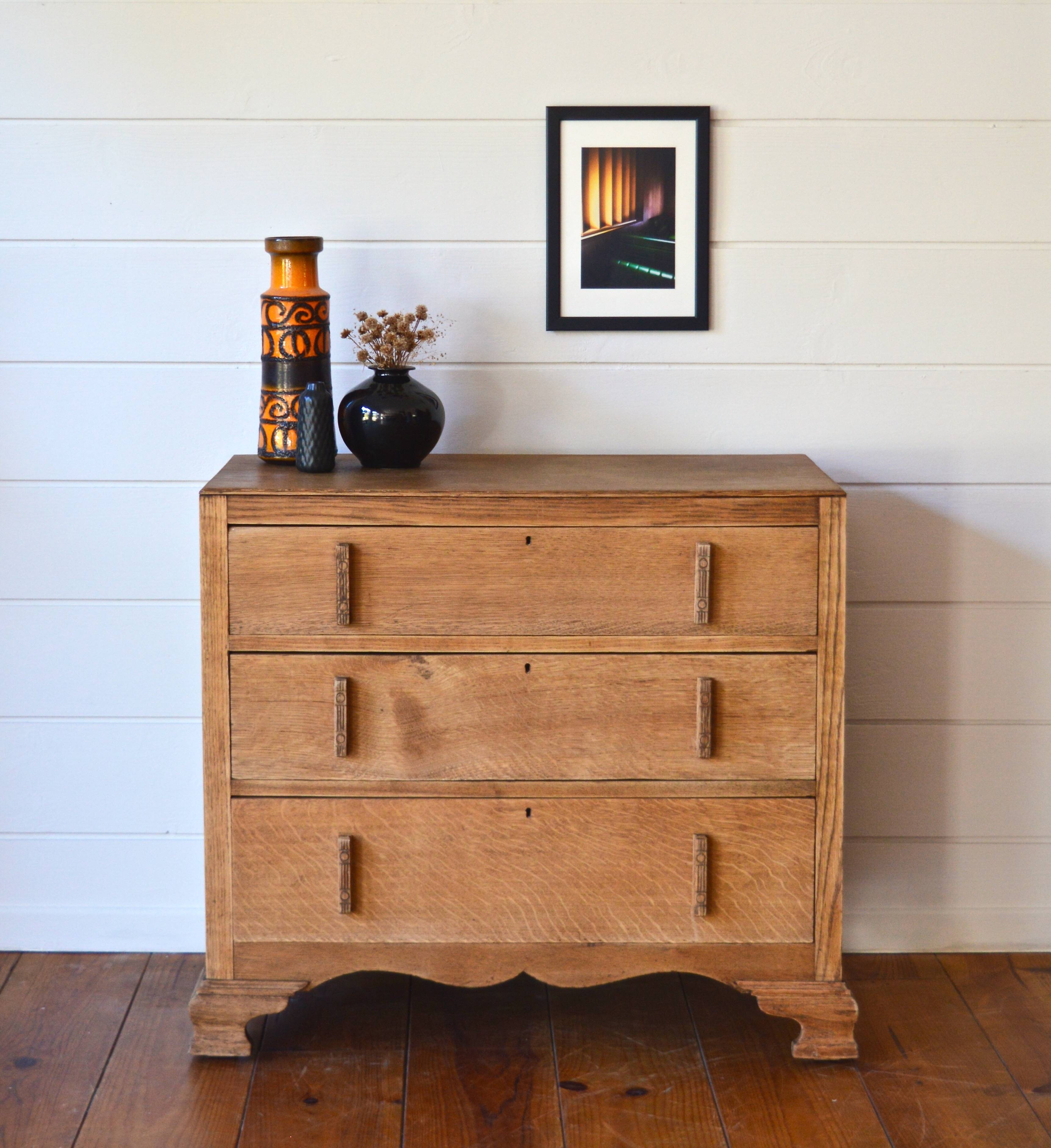 Chest of drawers