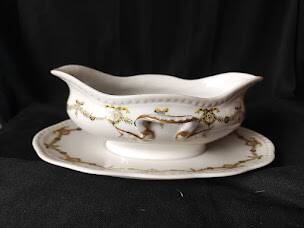 Like new! 1960/70/Laurel crown/Limoges/garland decoration/gravy boat