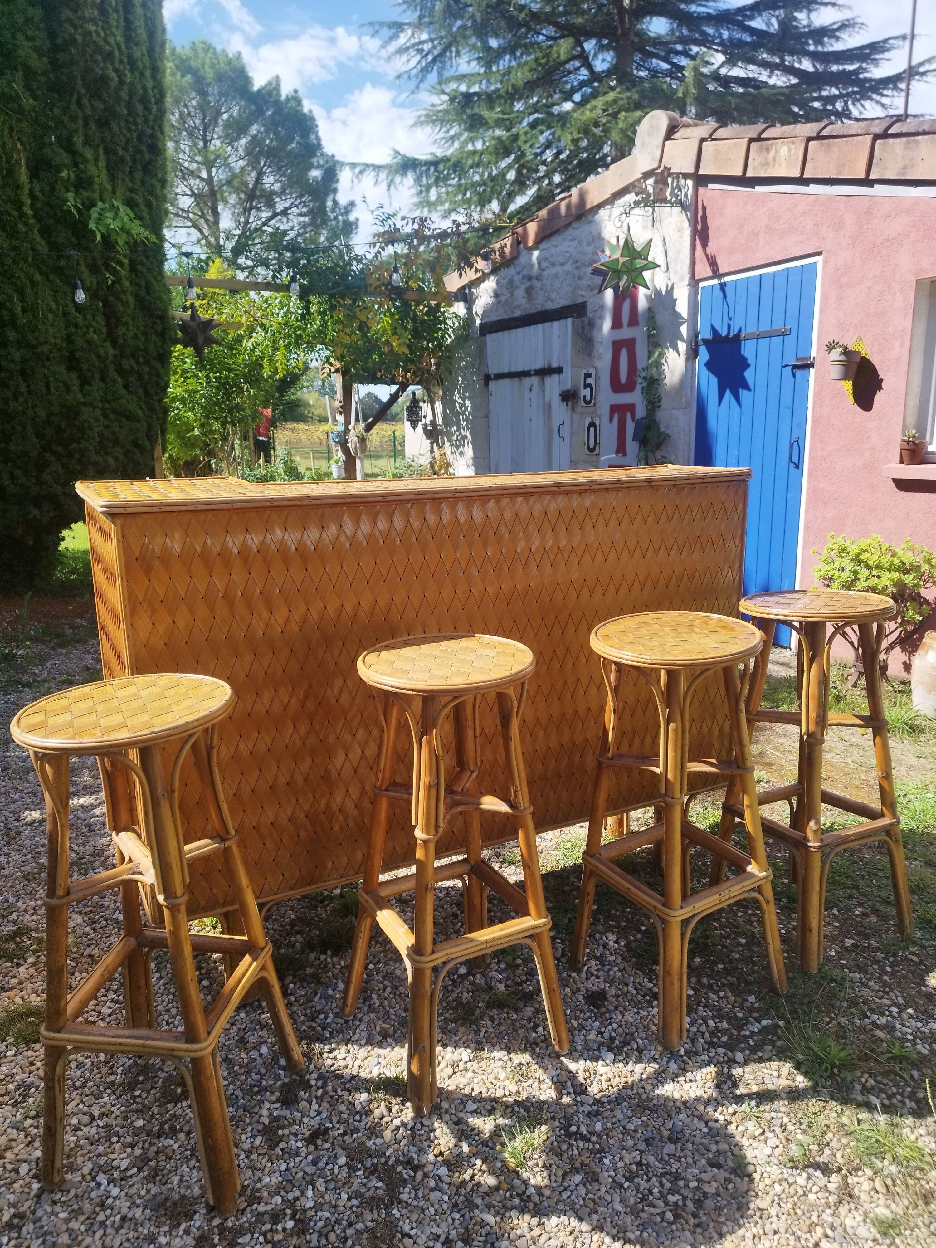 Vintage rattan bar