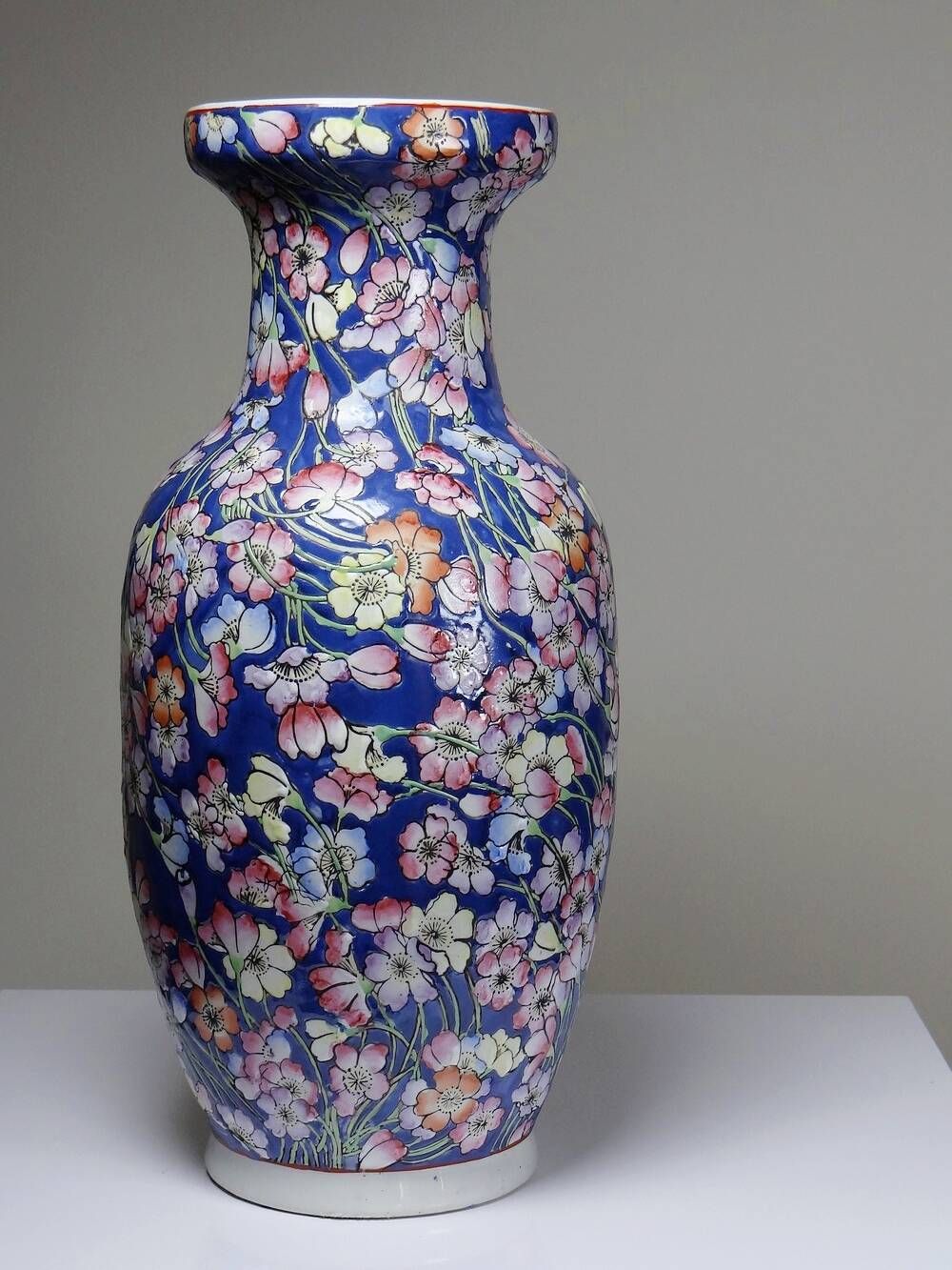 Chinese vase fine porcelain handcrafted enamel "1000 cherry blossoms" vintage