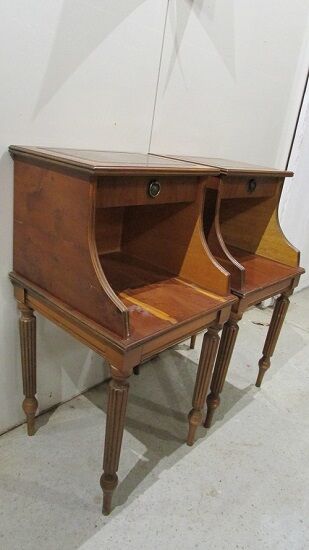 Pair of nightstands of english style