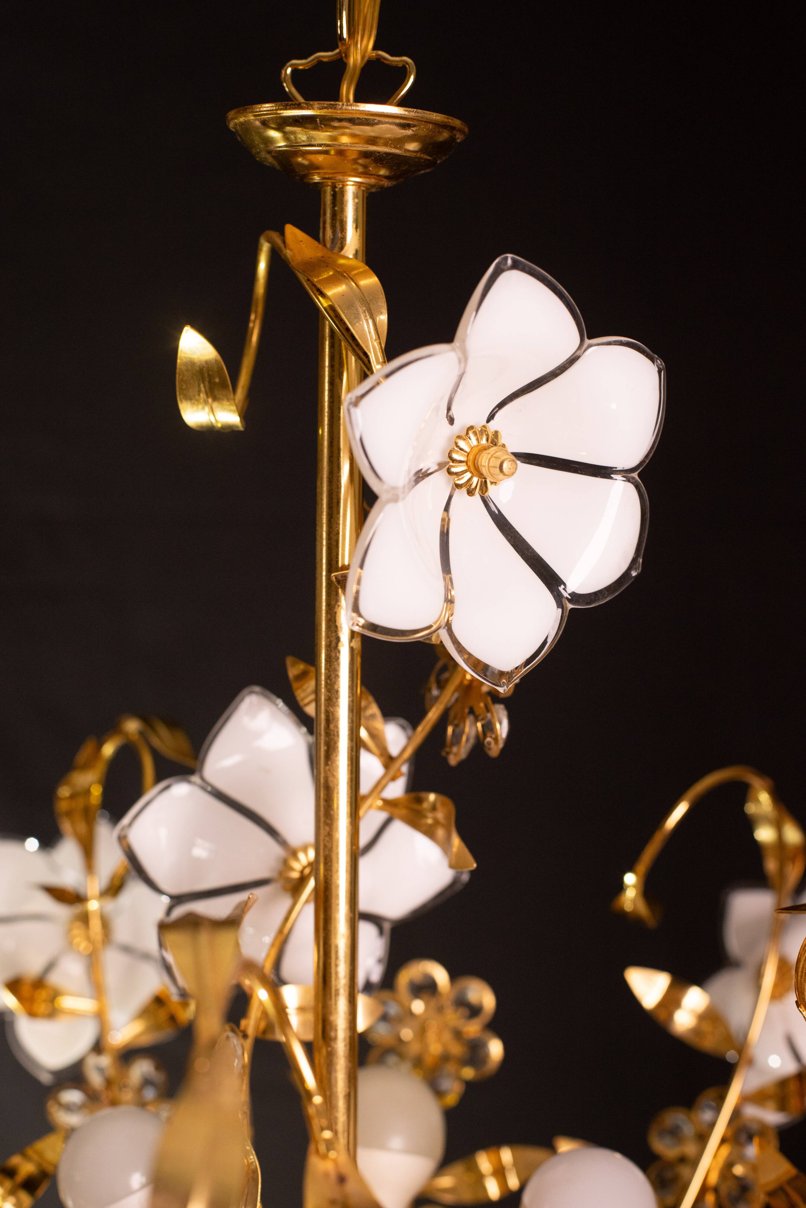 Murano Candlestick White Flowers, 1970