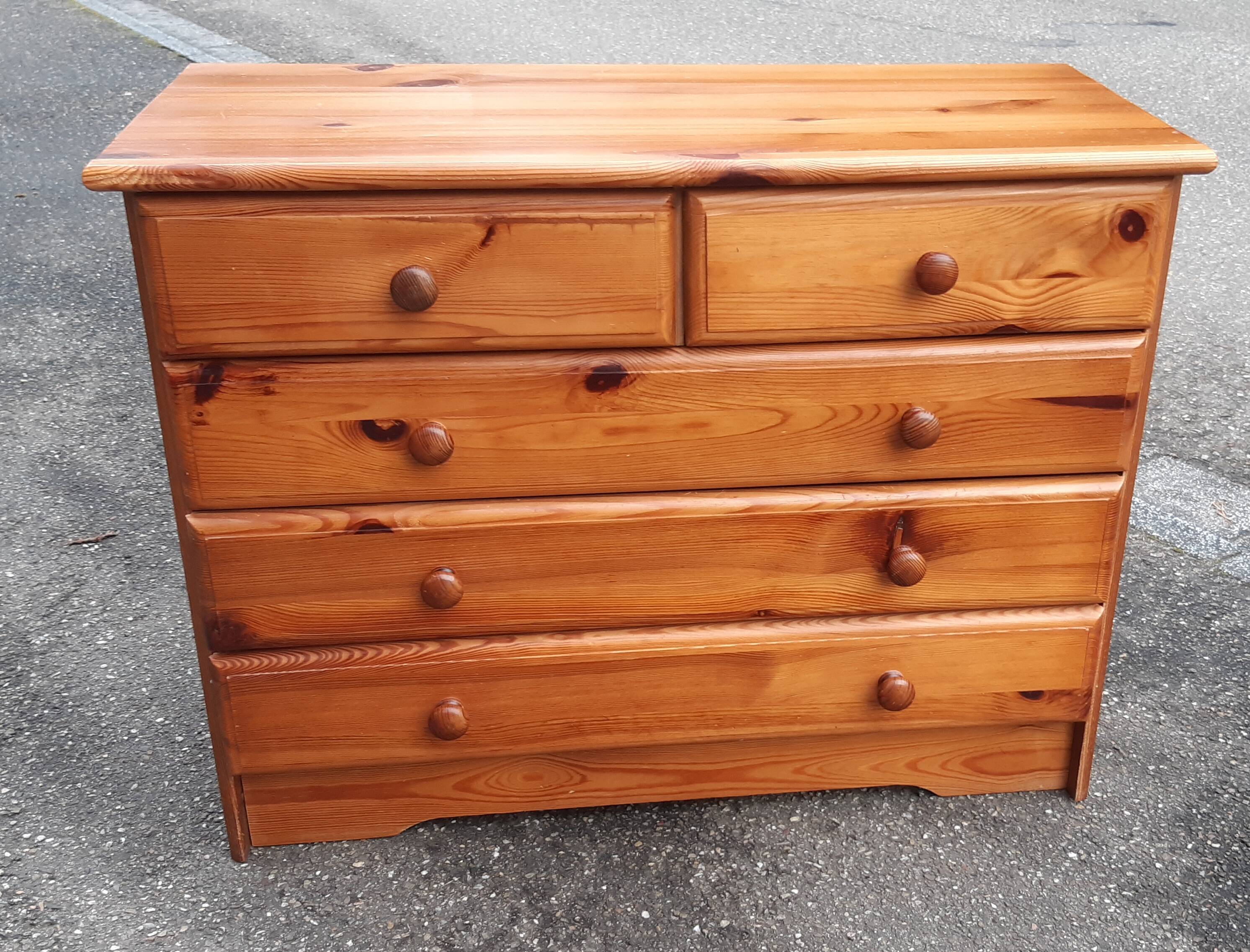 Solid pine chest of drawers 1980