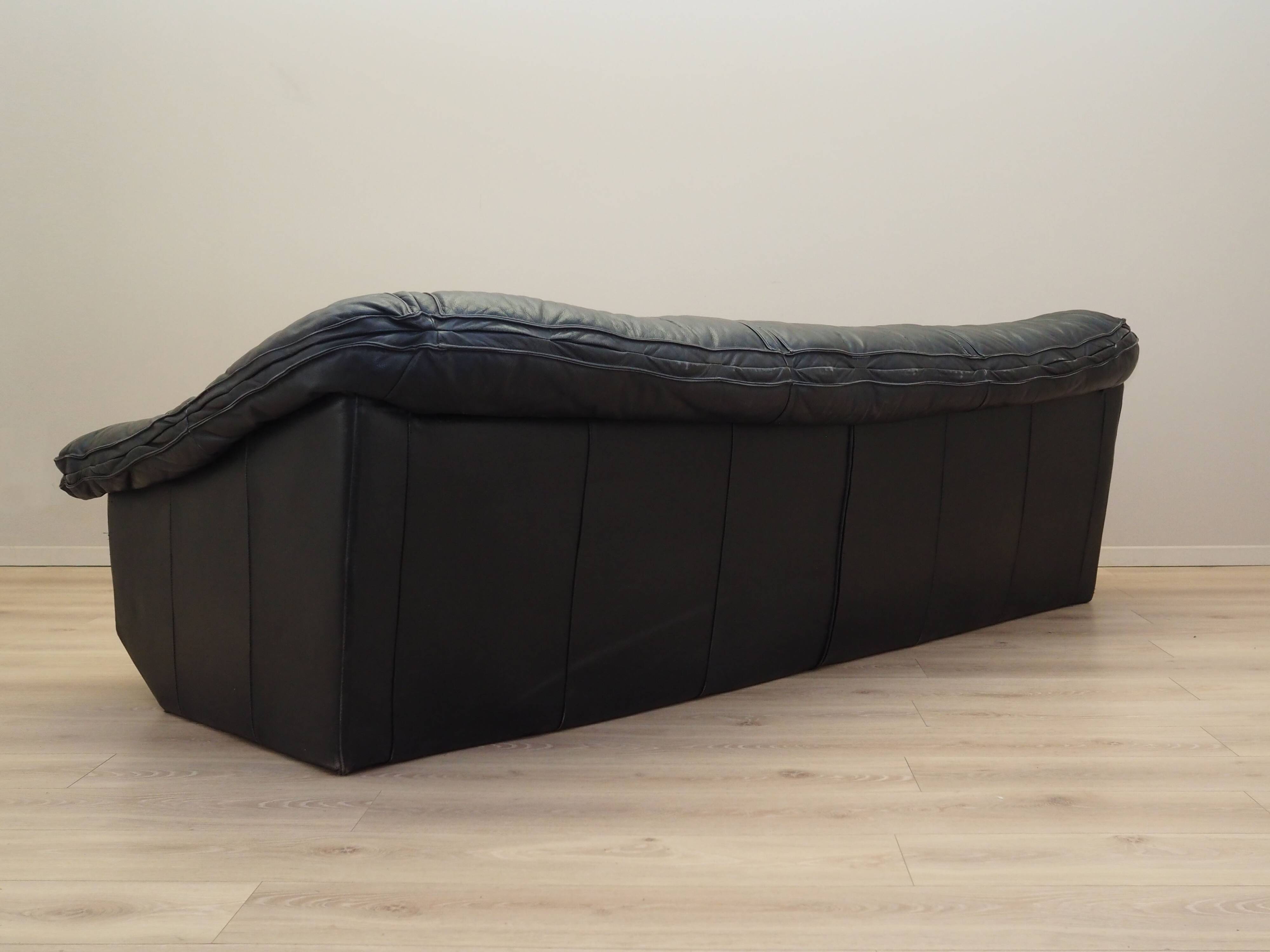 Black leather sofa, Italian design, 1960s, production: Italy