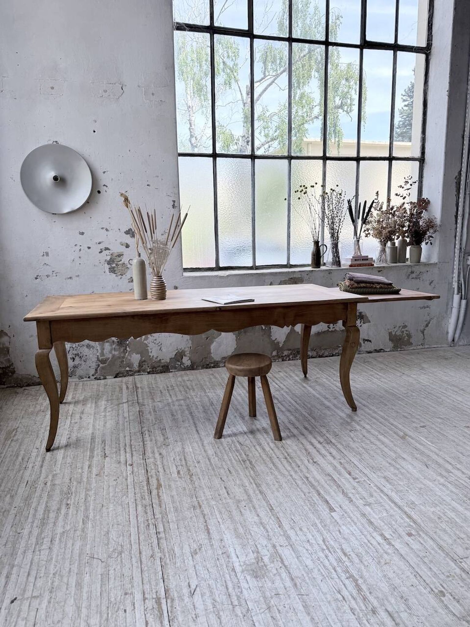 Table de ferme merisier pieds galbés XIXème