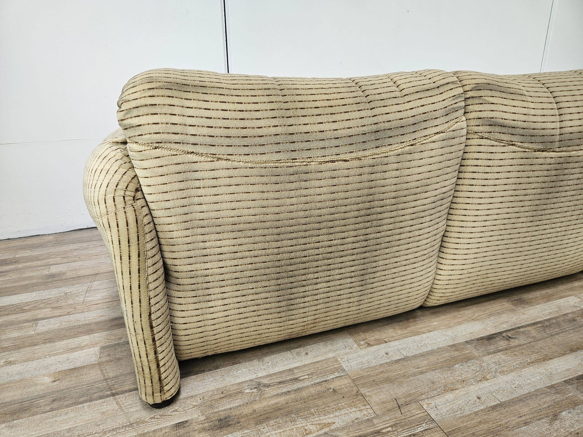 Three-seater Maralunga sofa by Vico Magistretti from the 1970s.