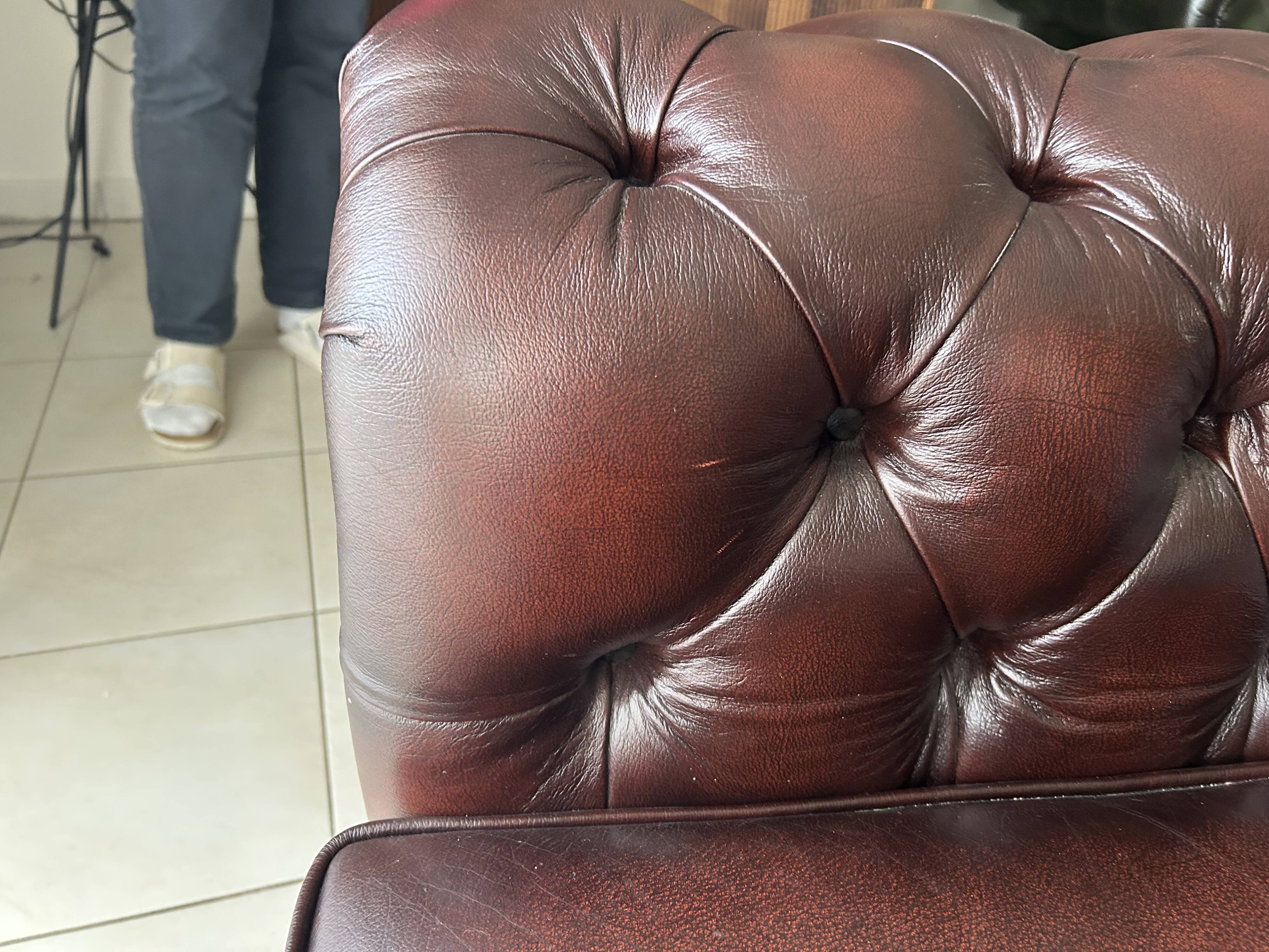 2-seater Chesterfield sofa