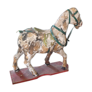 cheval en carton pate