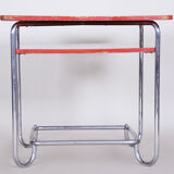 Table à manger bauhaus rouge fabriquée dans les années 1930 en tchéquie. couleur rouge d’origine