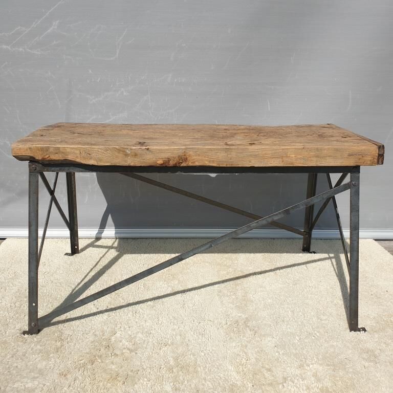 Eiffel metal base workshop with rivets