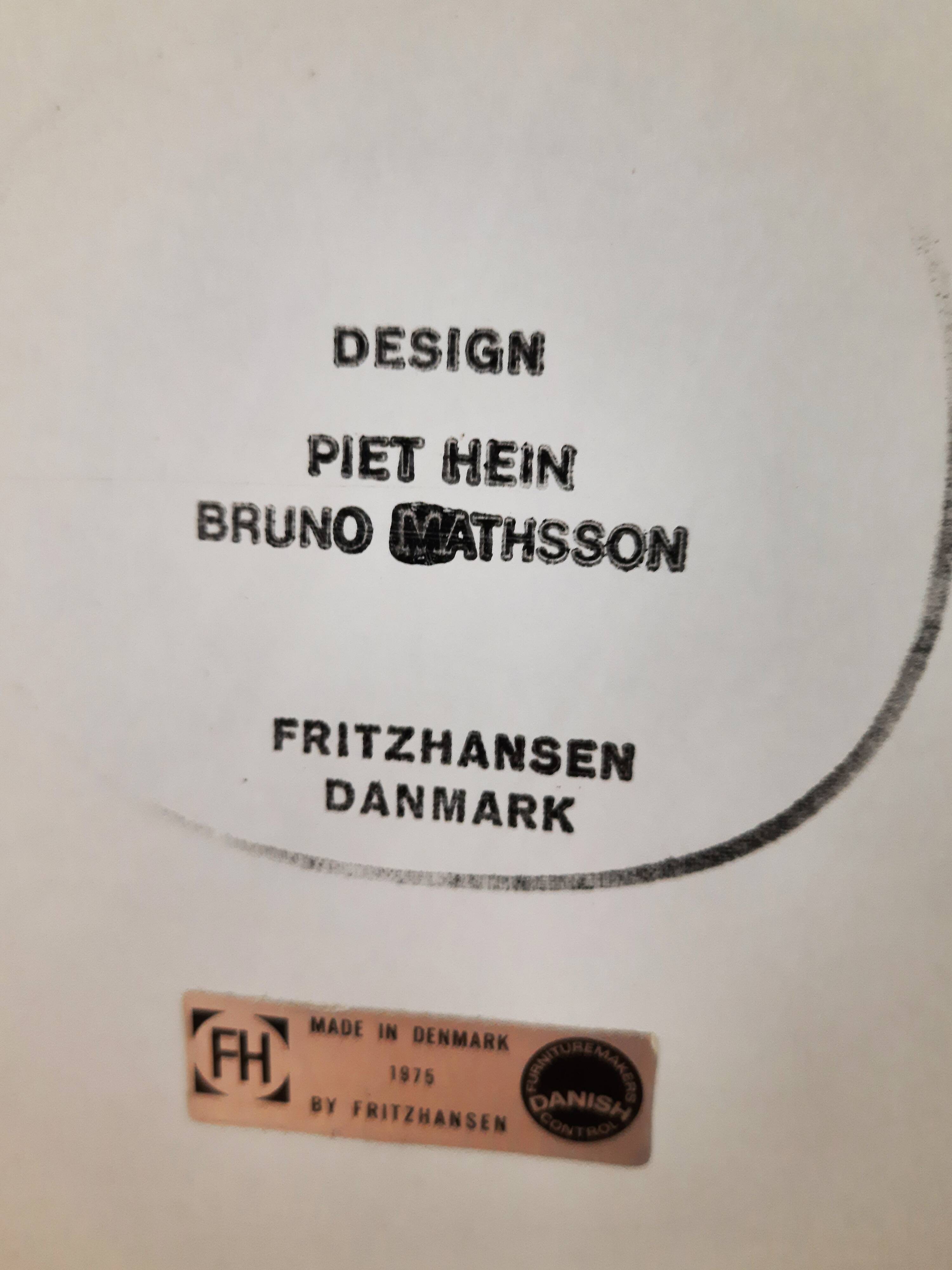 Fritz Hansen B613 super-elliptical dining table