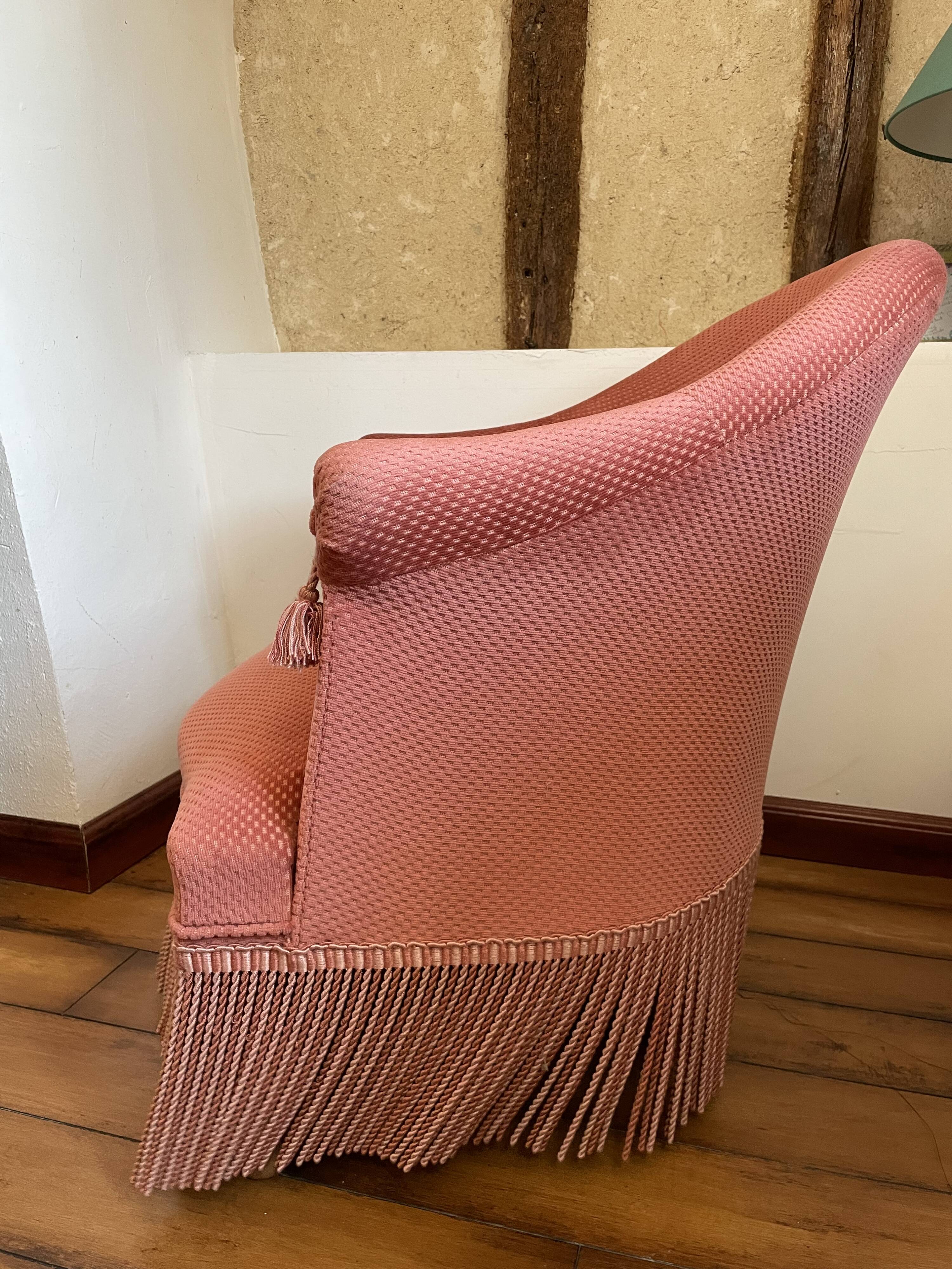Pink velvet toad armchair