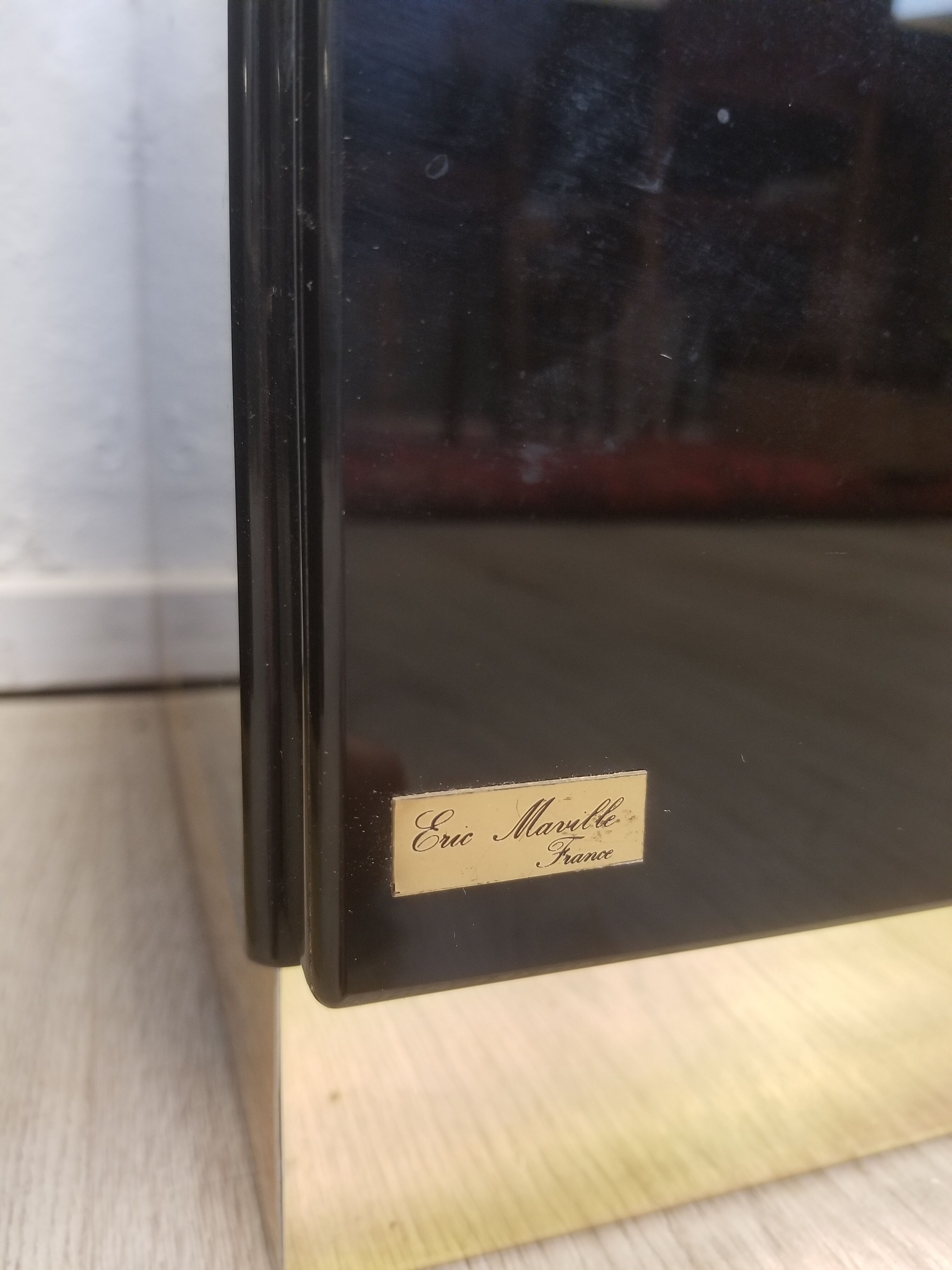 Laquered bedsides Éric Maville