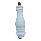 Porcelain handle for toilets