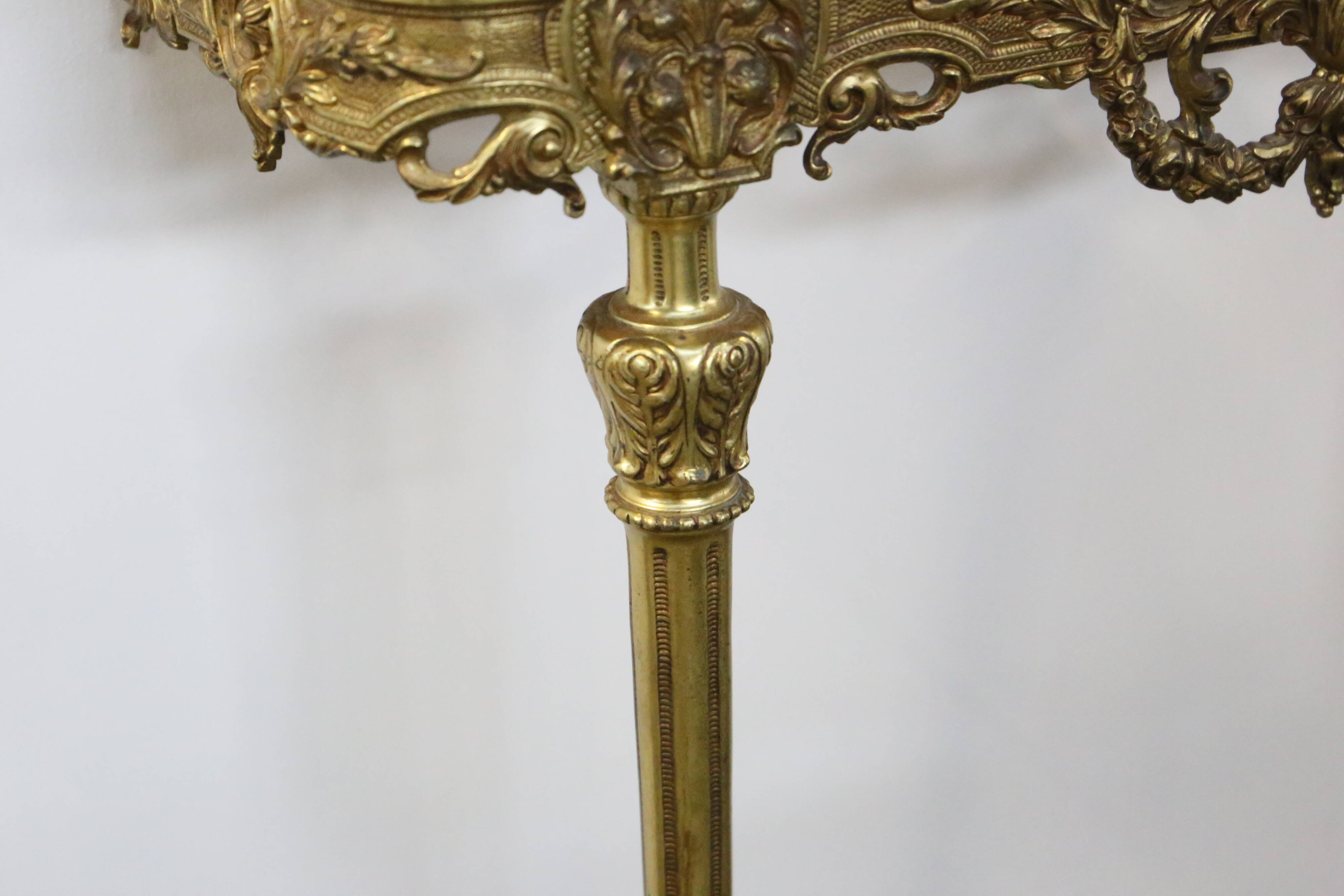 Console in brass and pink alabaster