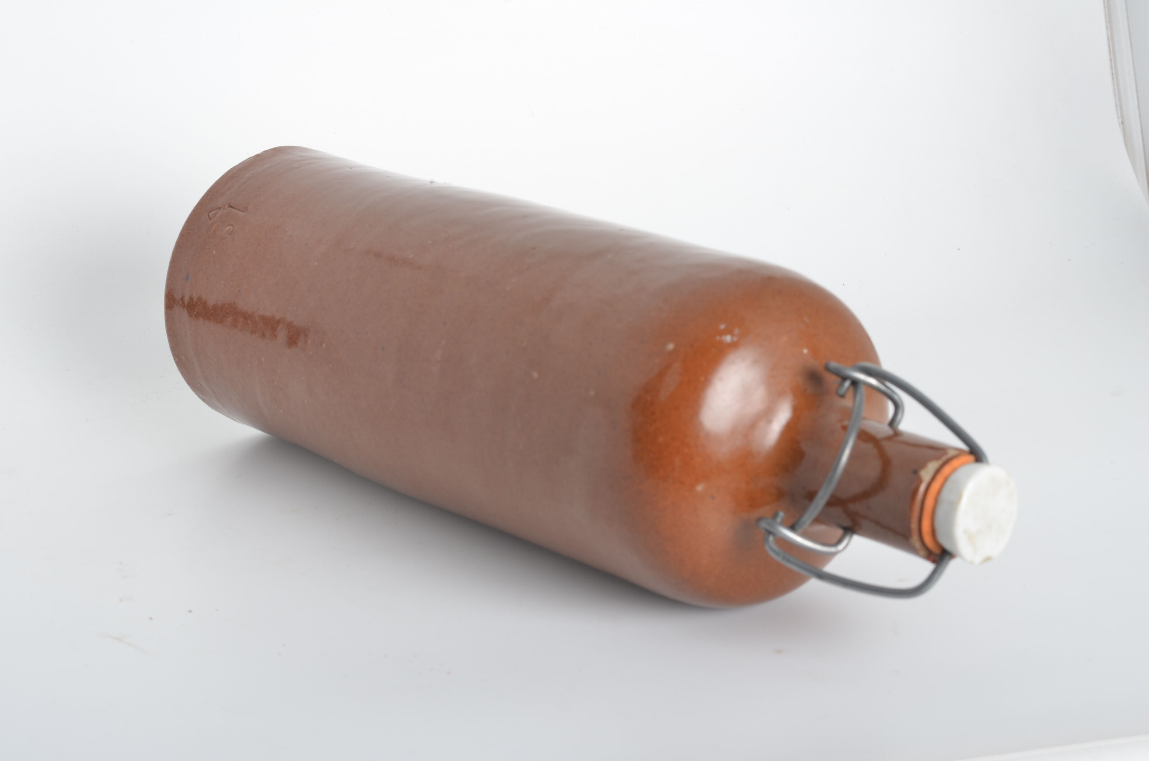Bottle in glazed stoneware
