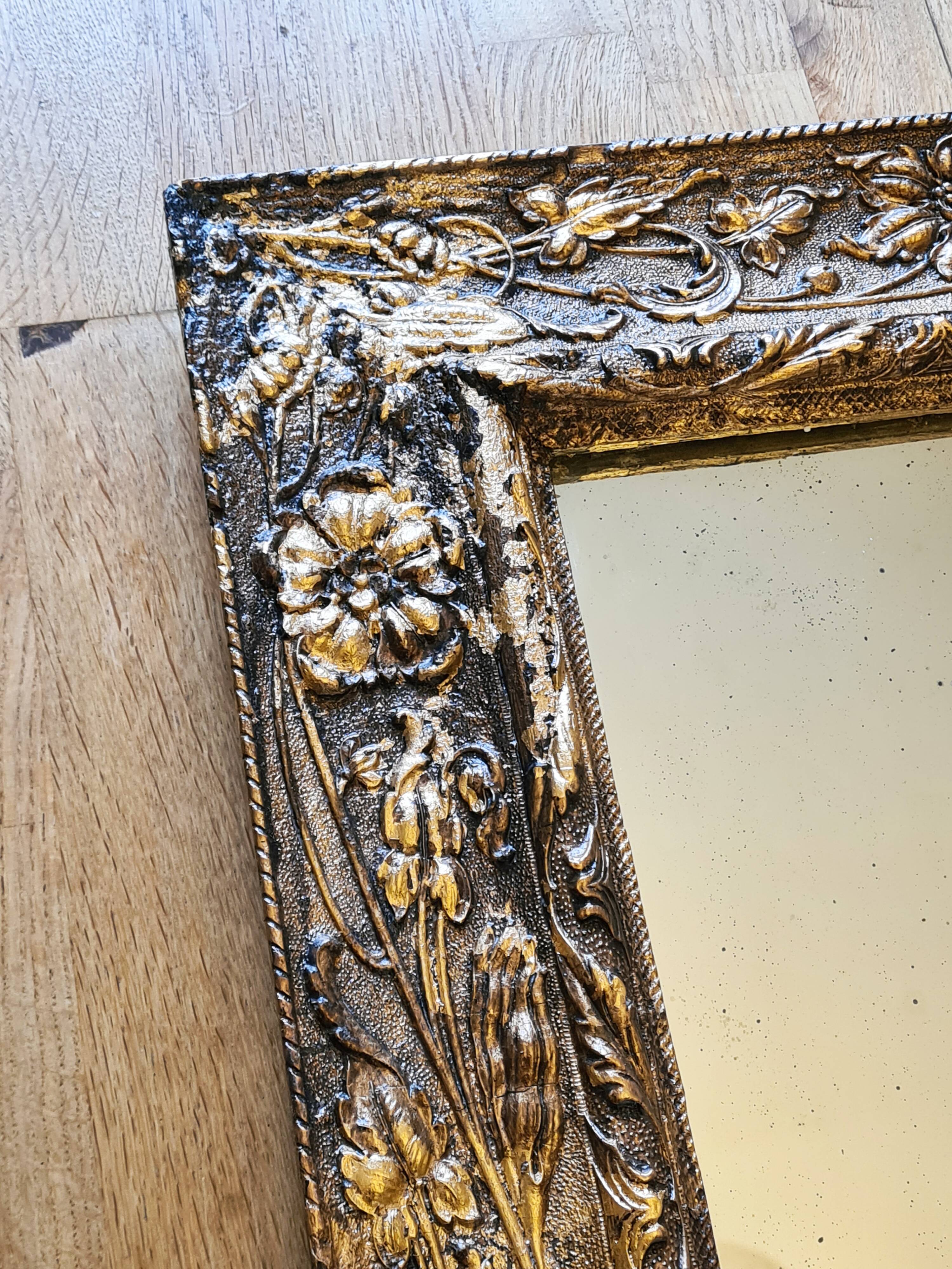 Miroir “Clotilde” – décor floral doré