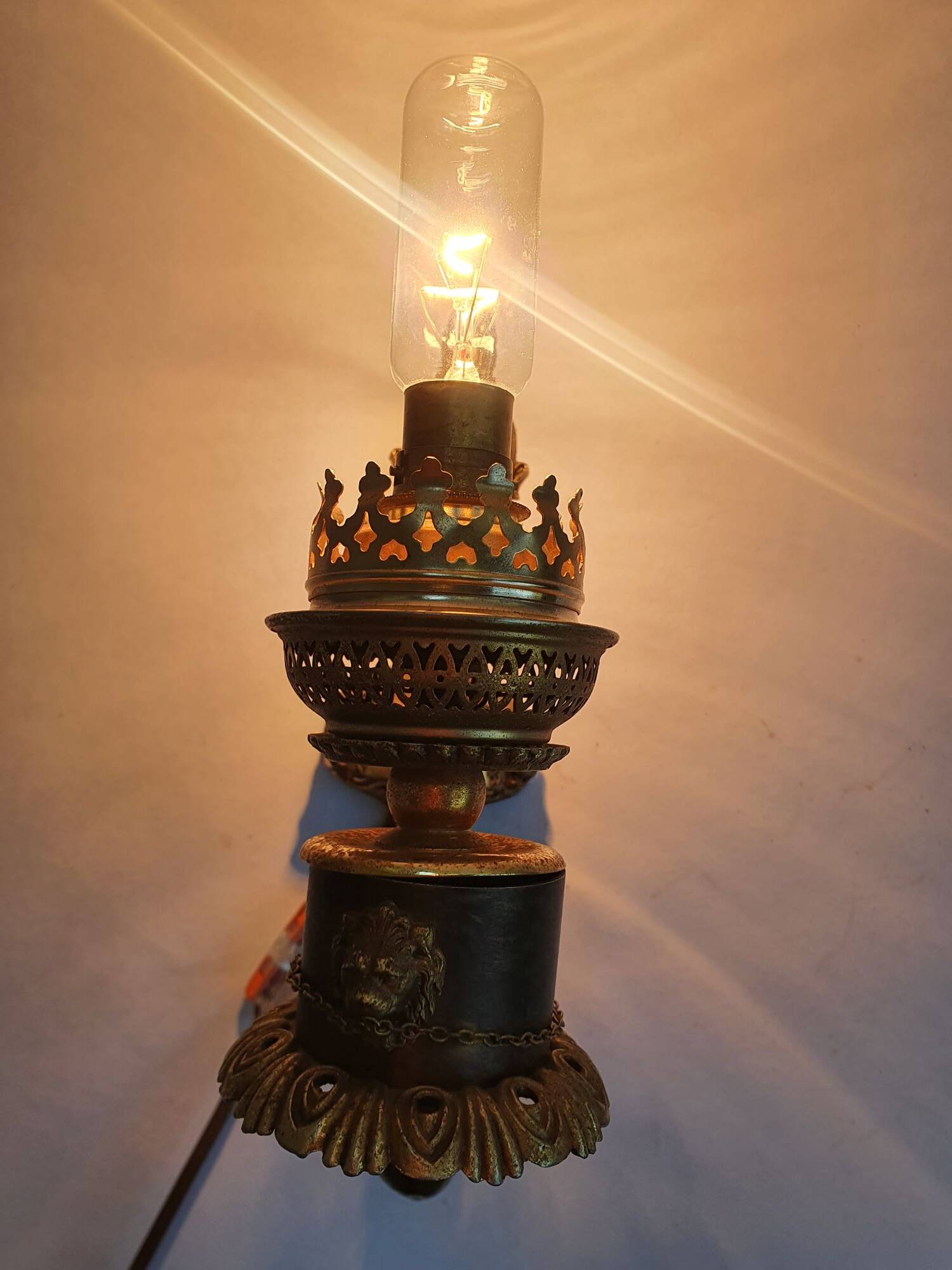 Paire d'appliques murales en bronze style Empire anciennes