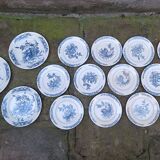 Service set in SG porcelain, Louis XV model.