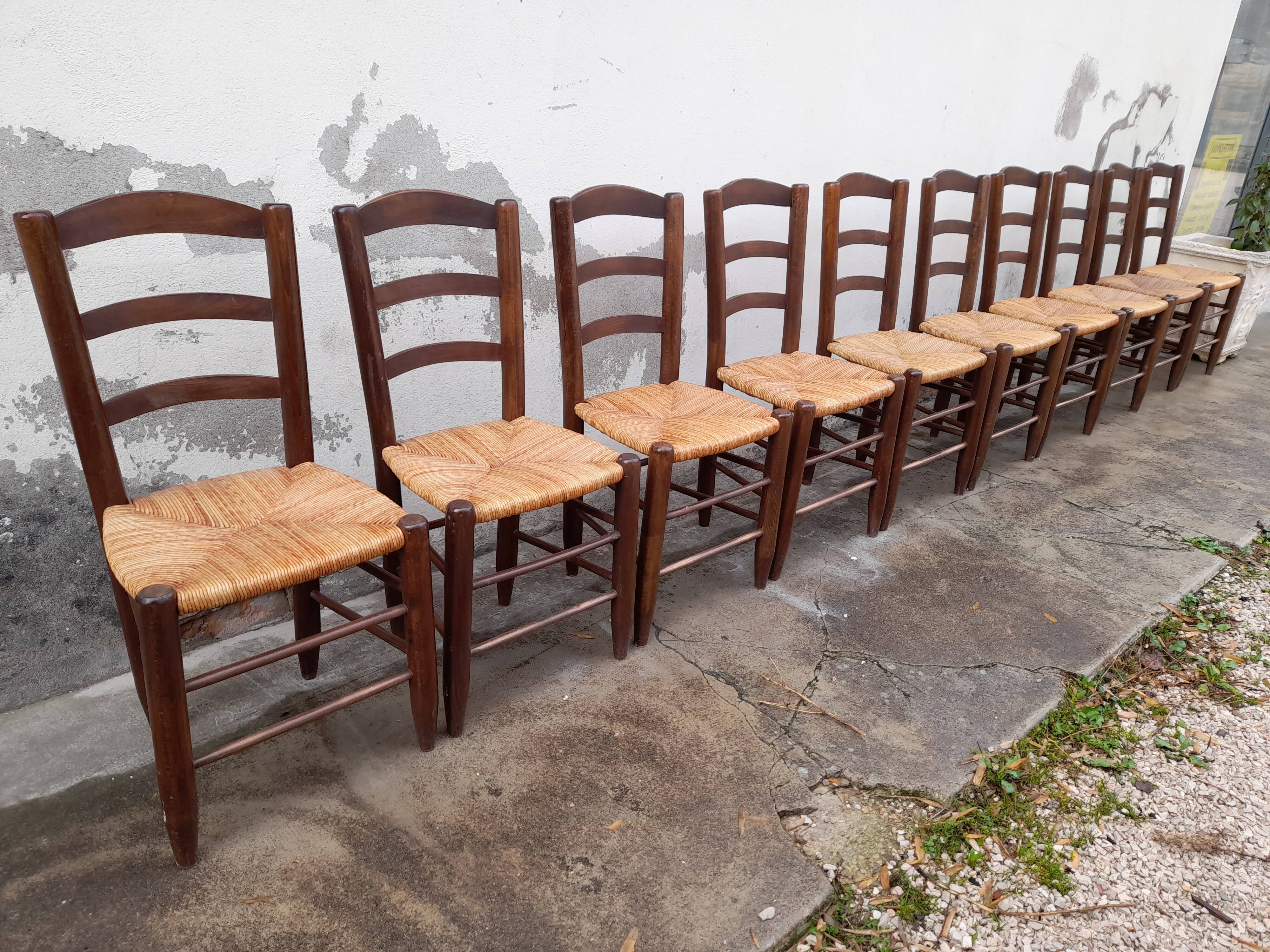Série de 10 chaises paillé rustique anciennes