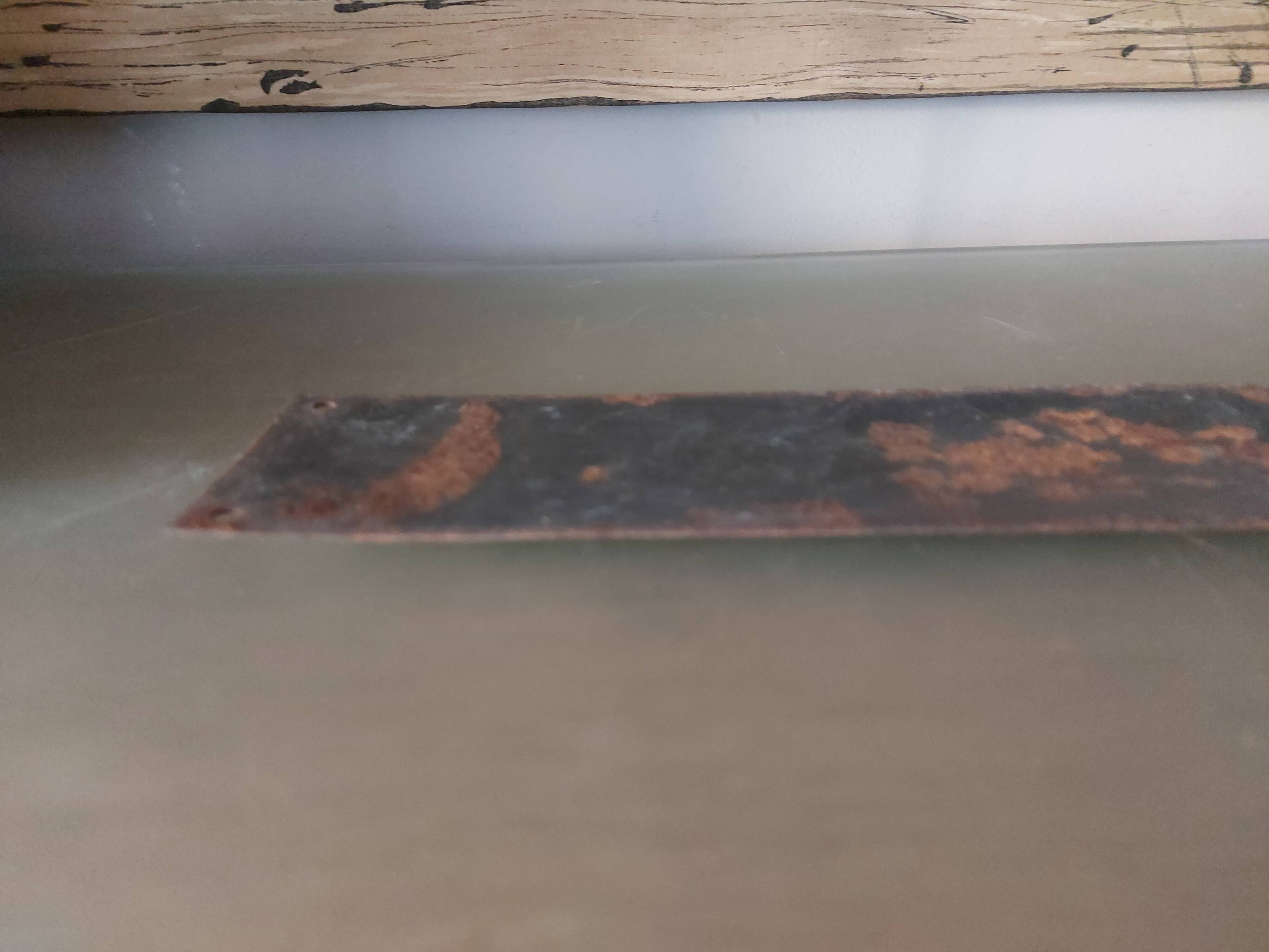 Curved enamel plate direction