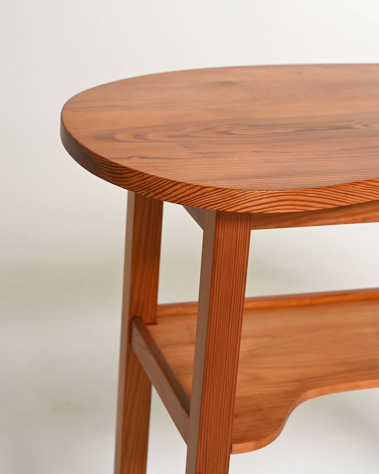 Table de coiffeuse en pin nordique avec étagère, années 1950-60.