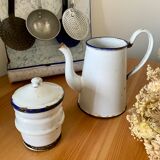 Old enamelled coffee maker