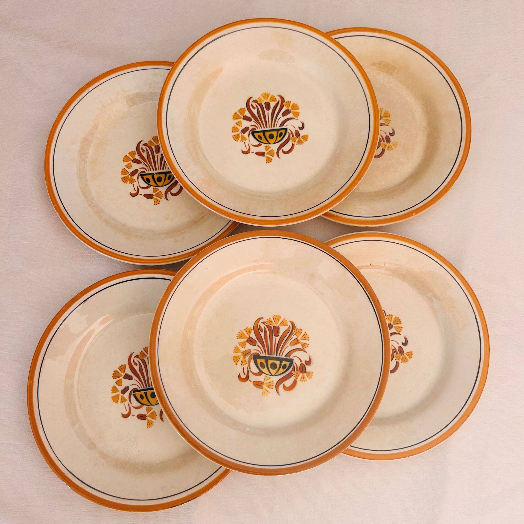 6 Flat Plates, Creil and Montereau – Eyelet model.