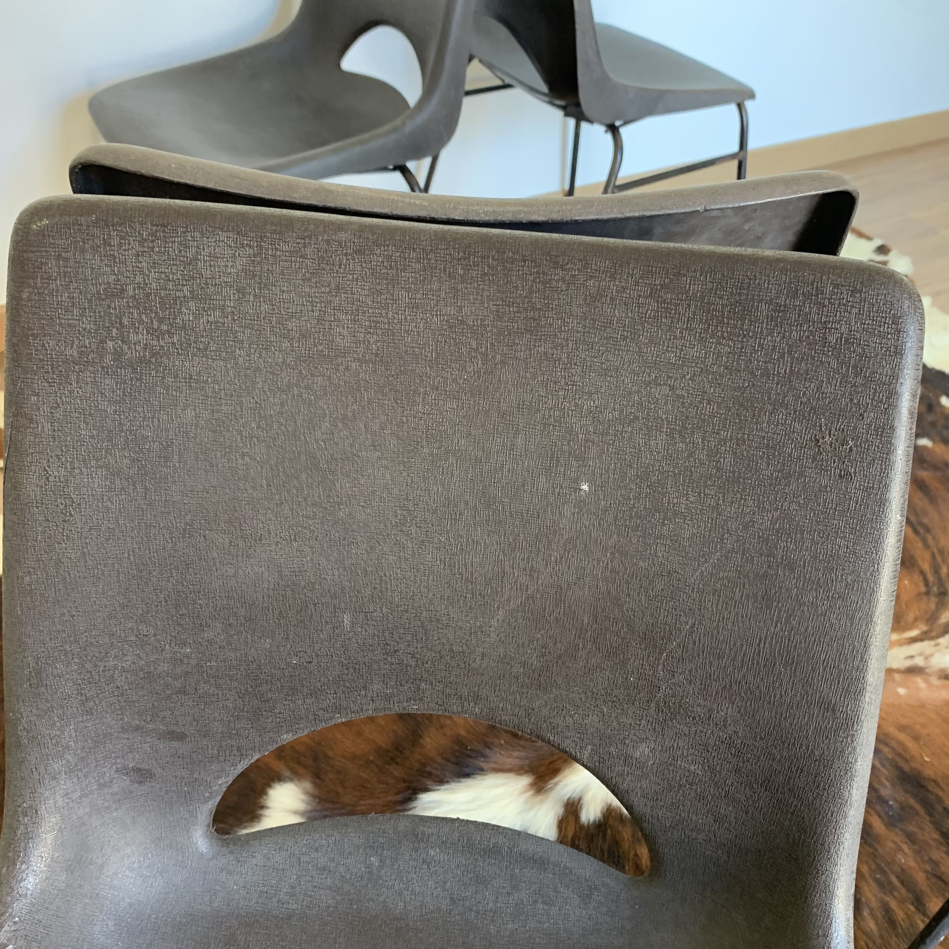 Chaise coque plastique marque Sitting