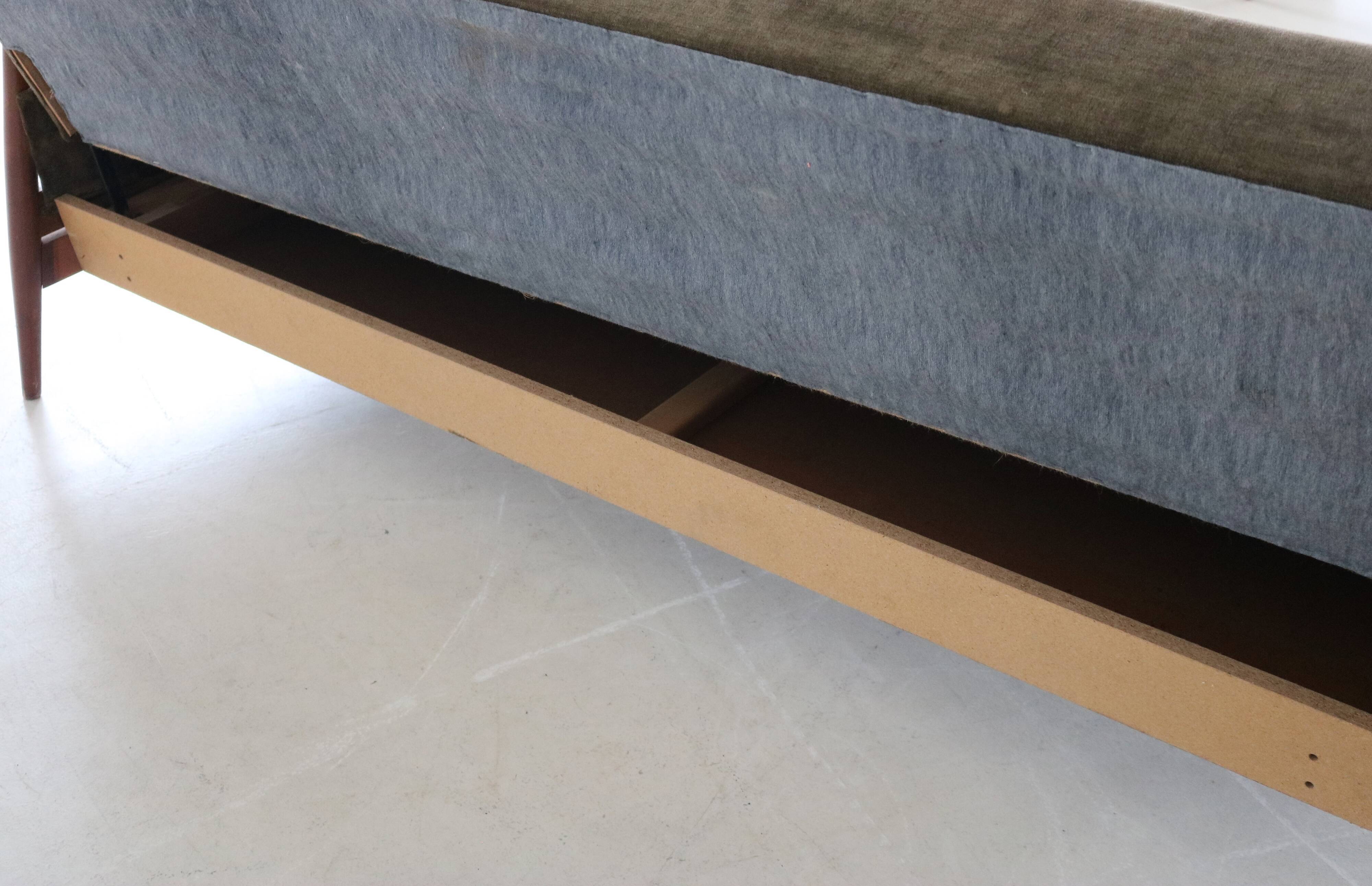 Vintage danish (sleep) sofa