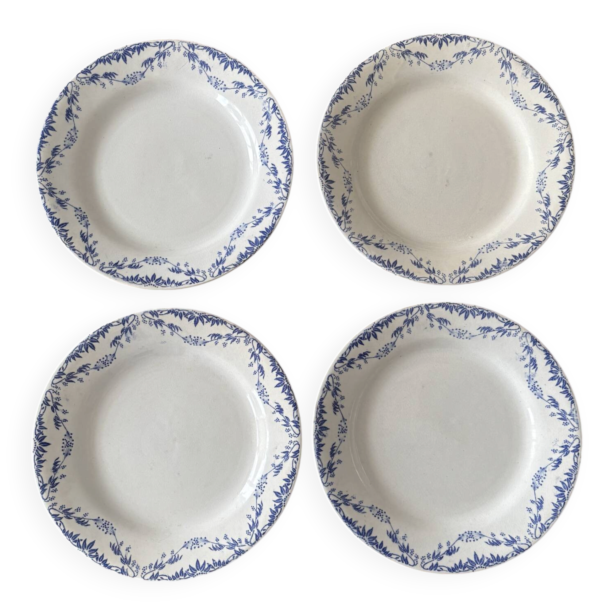 Service of 4 flat plates earthenware Creil and Montereau labrador – Mo