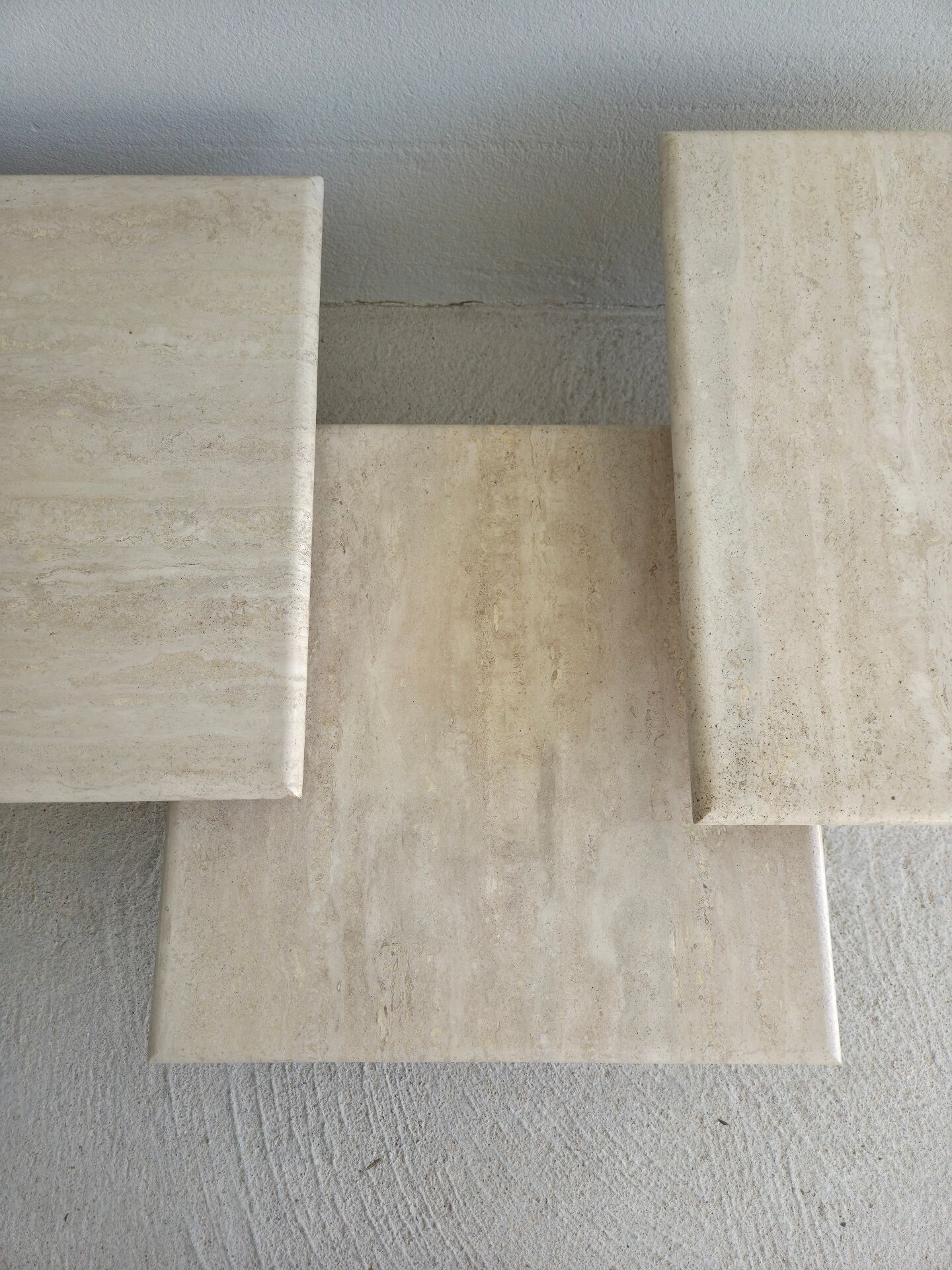 Tables gigognes- basses travertin 1970