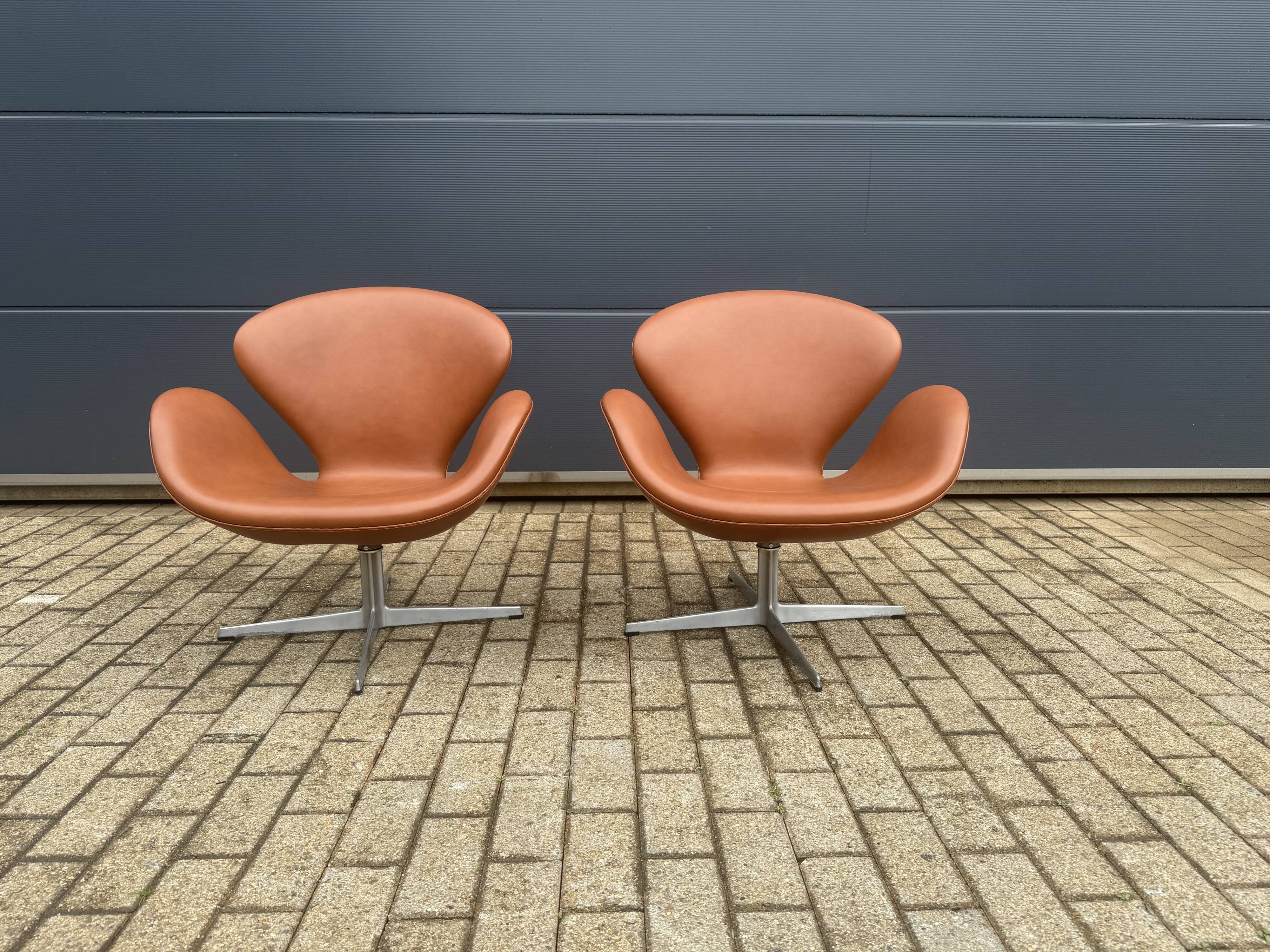 2x fritz hansen swan chair cognac leather, new condition!!