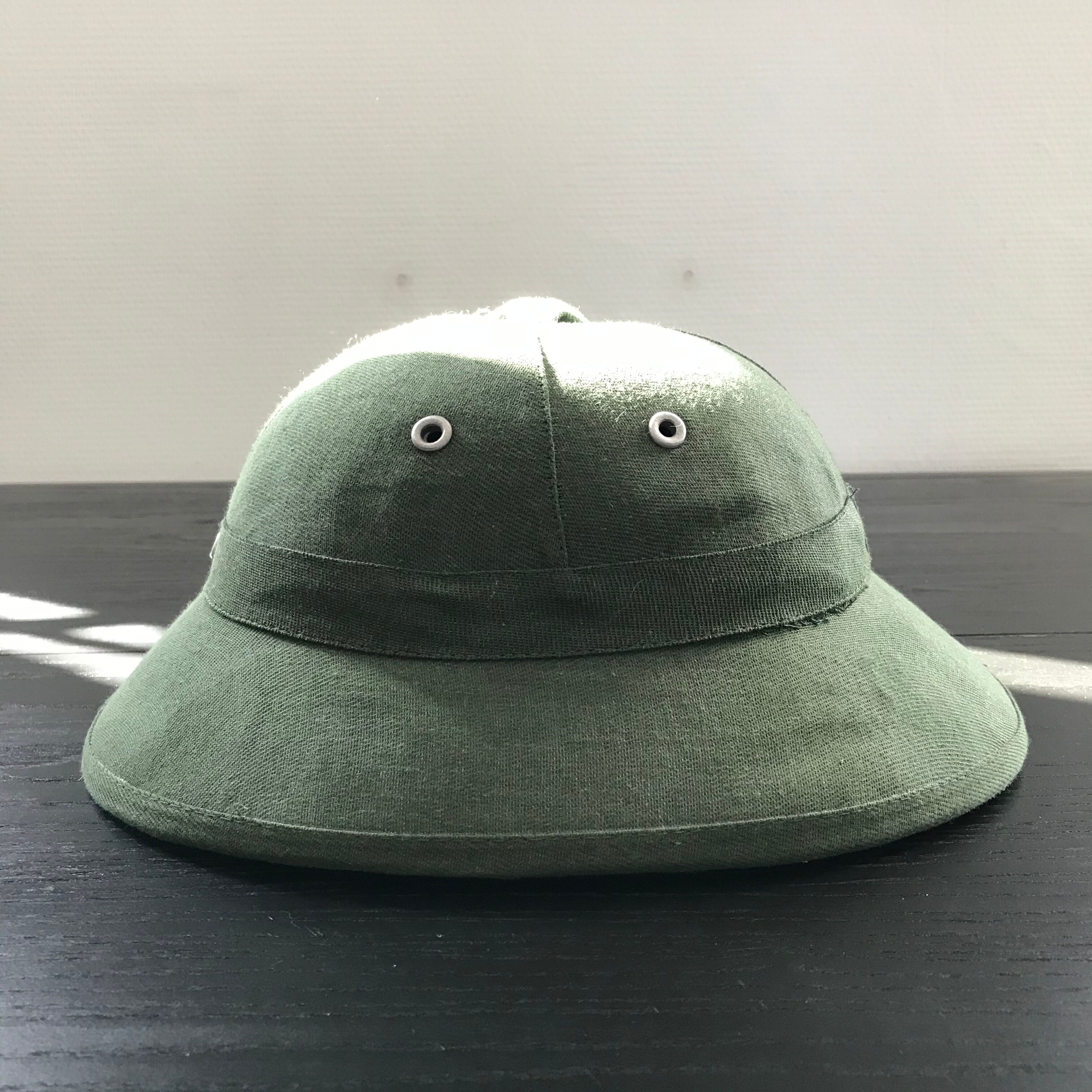 Colonial helmet 1960