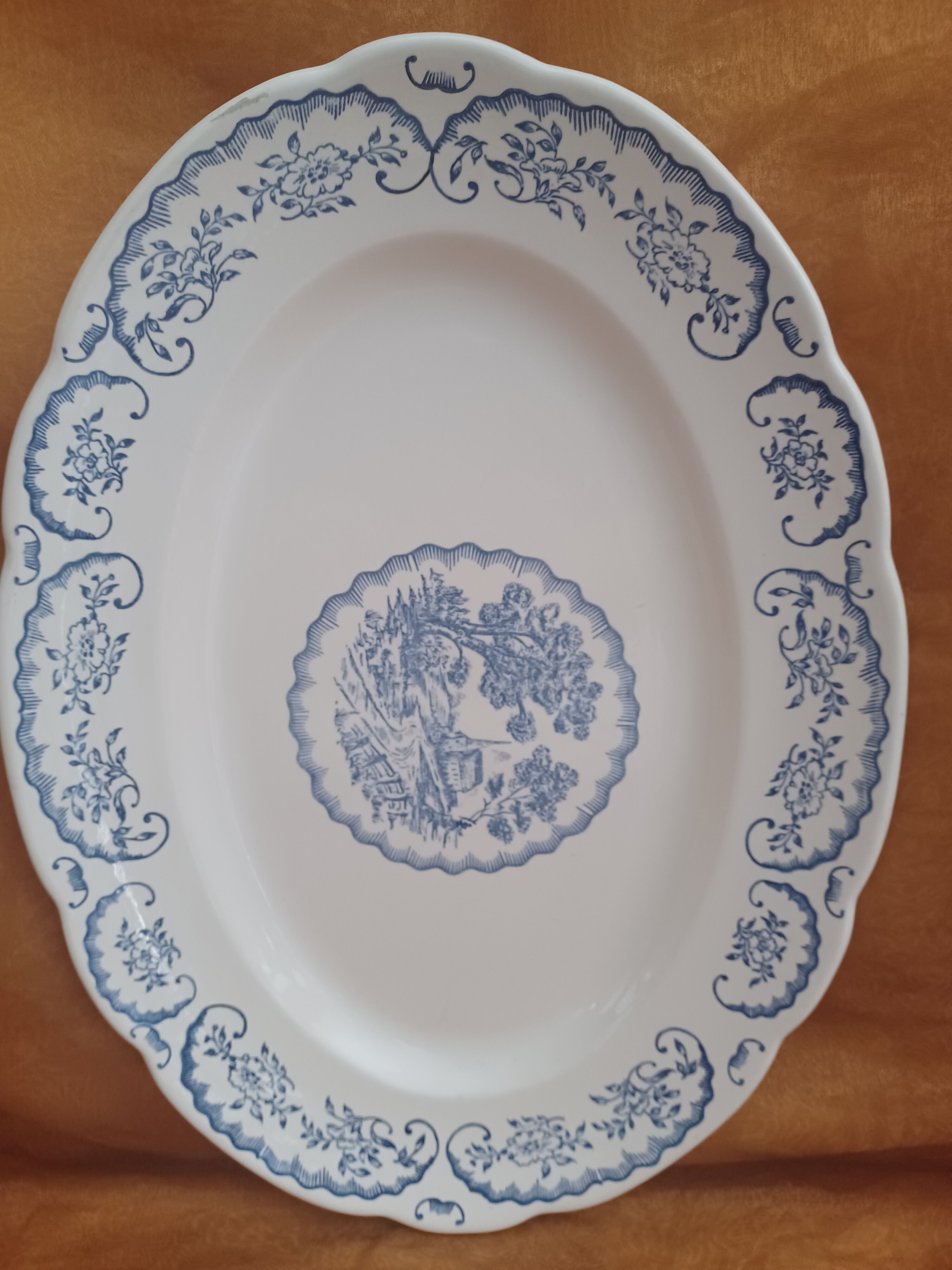 Digoin Sarreguemines oval dish.