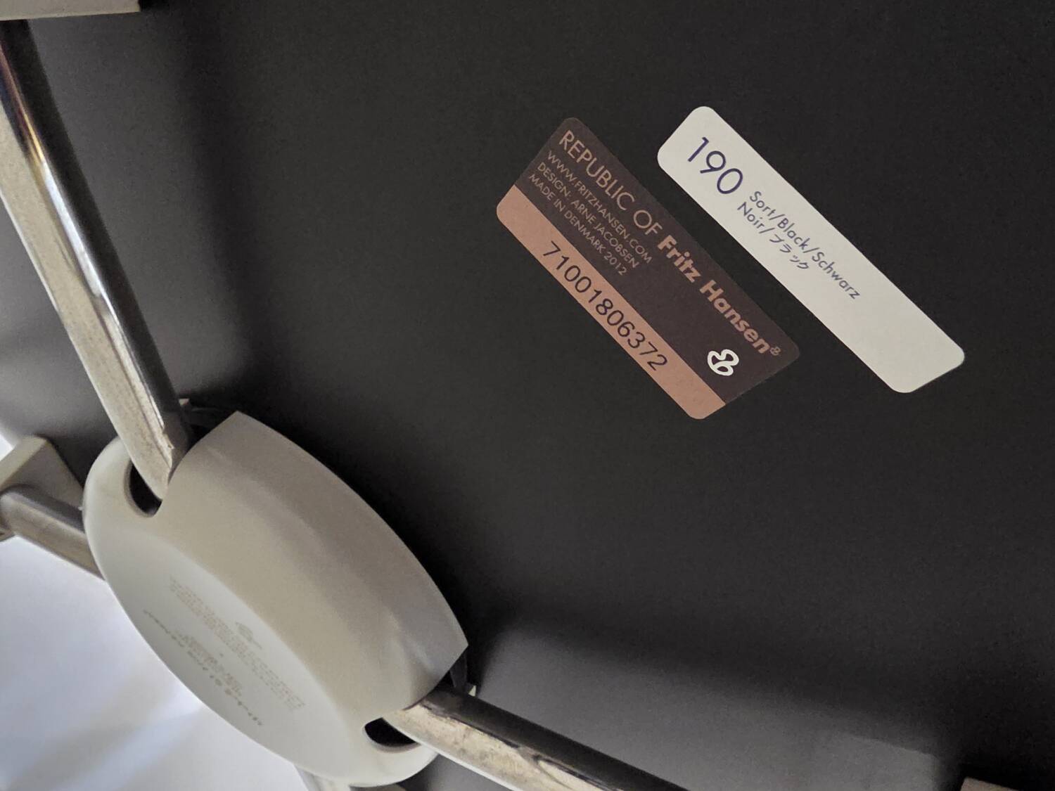 Very rare - Arne Jacobsen “Lily” 3208 armchair – Fritz Hansen – Black lacquered