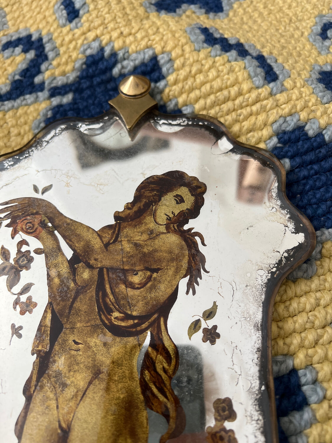 Wall lamp in eglomised glass