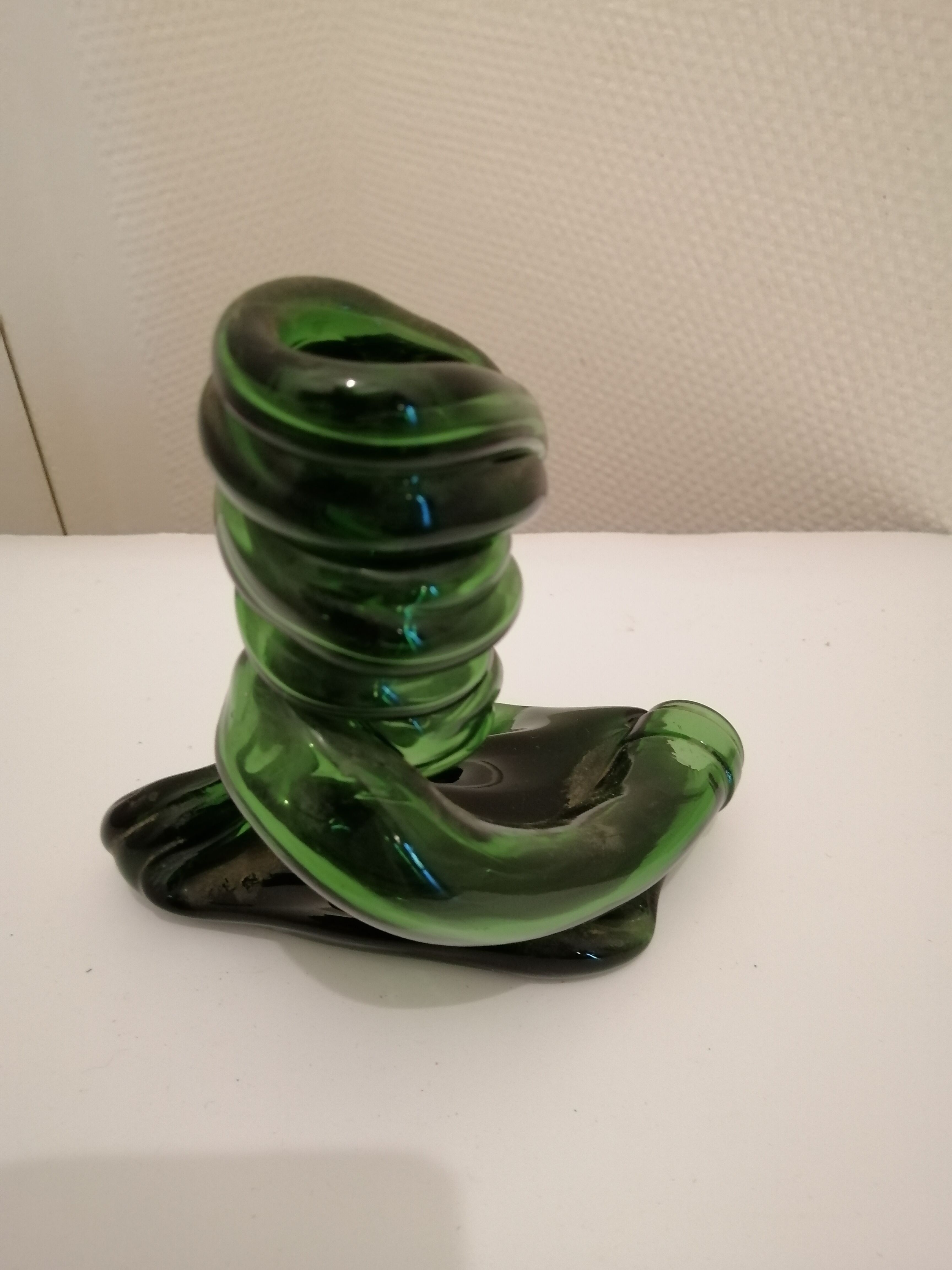 Blow glass crumple candle holder