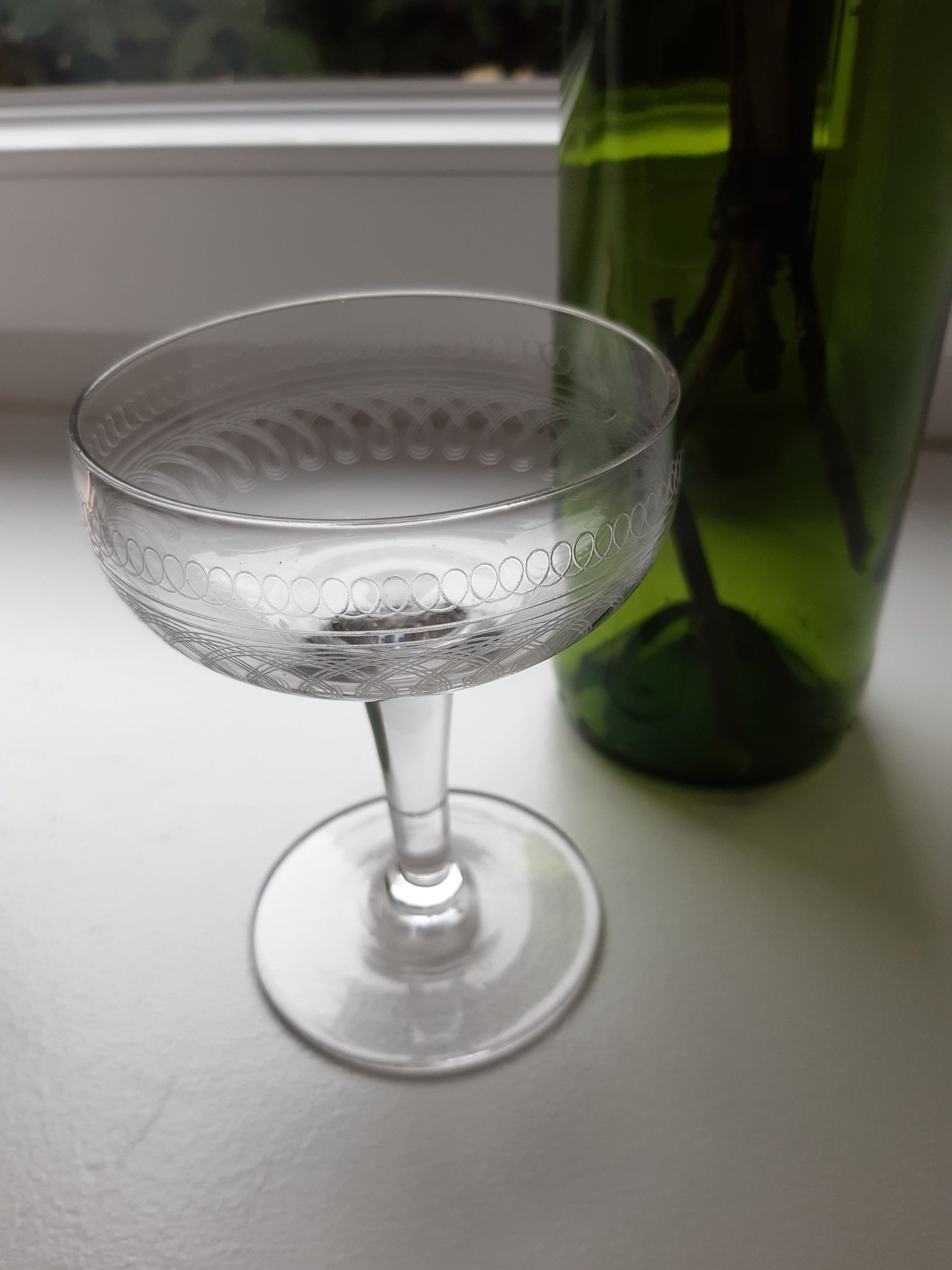 Lot of 6 mismatched crystal champagne glasses early 20th century