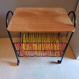 Serving table magazines rack with scoubidou