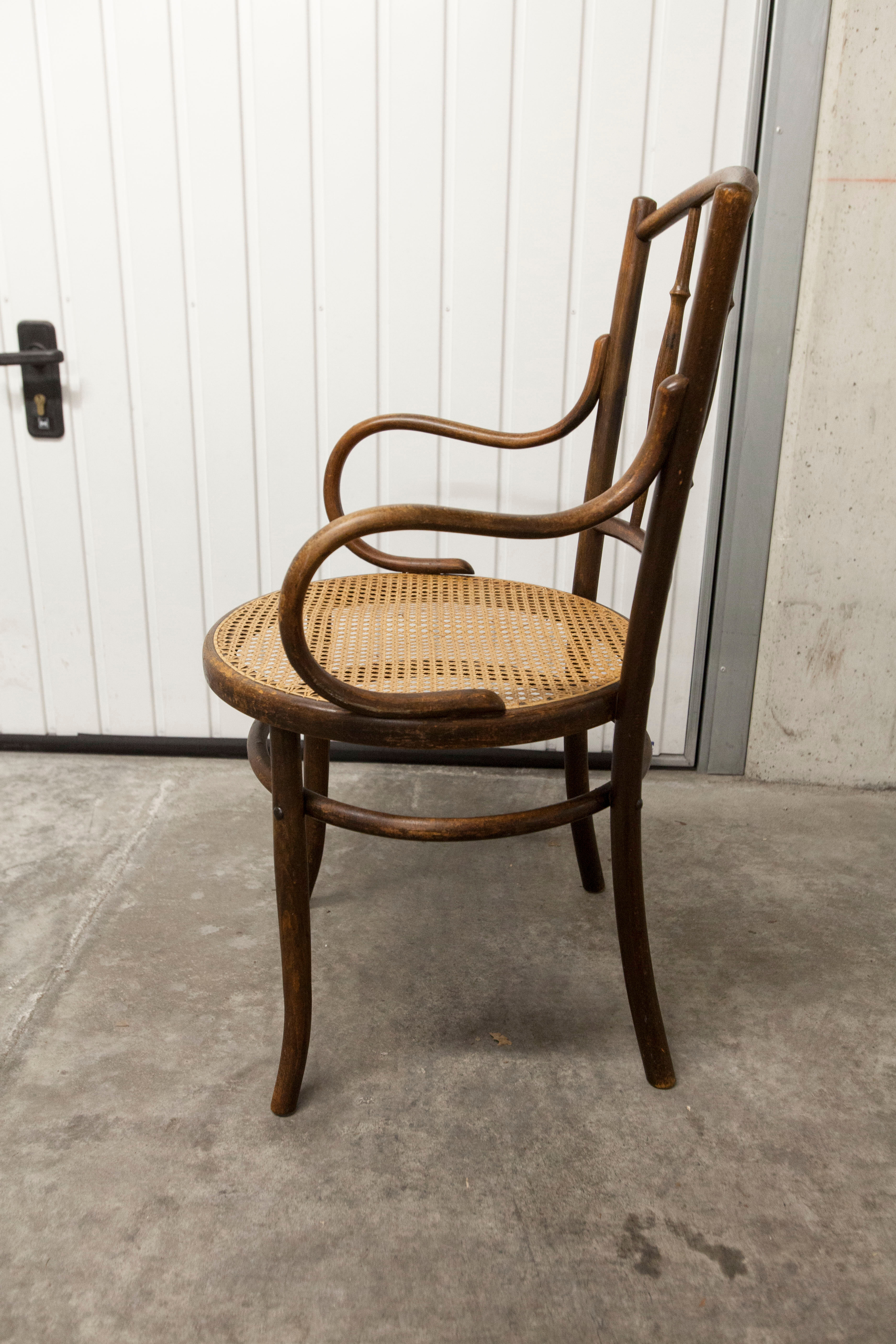 Fauteuil scandinave Fischel cannage 1900
