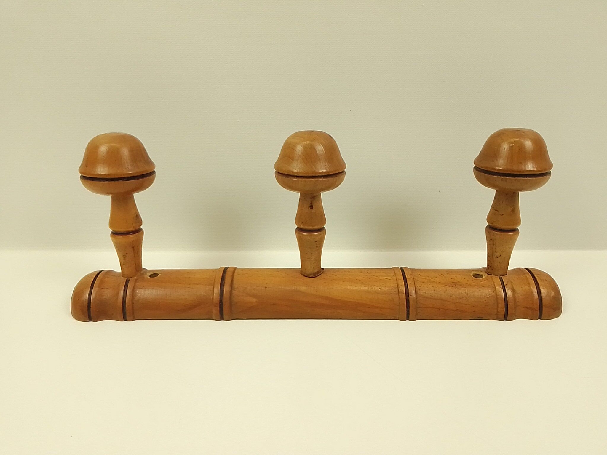 Hook 3 wooden hooks 35 cm