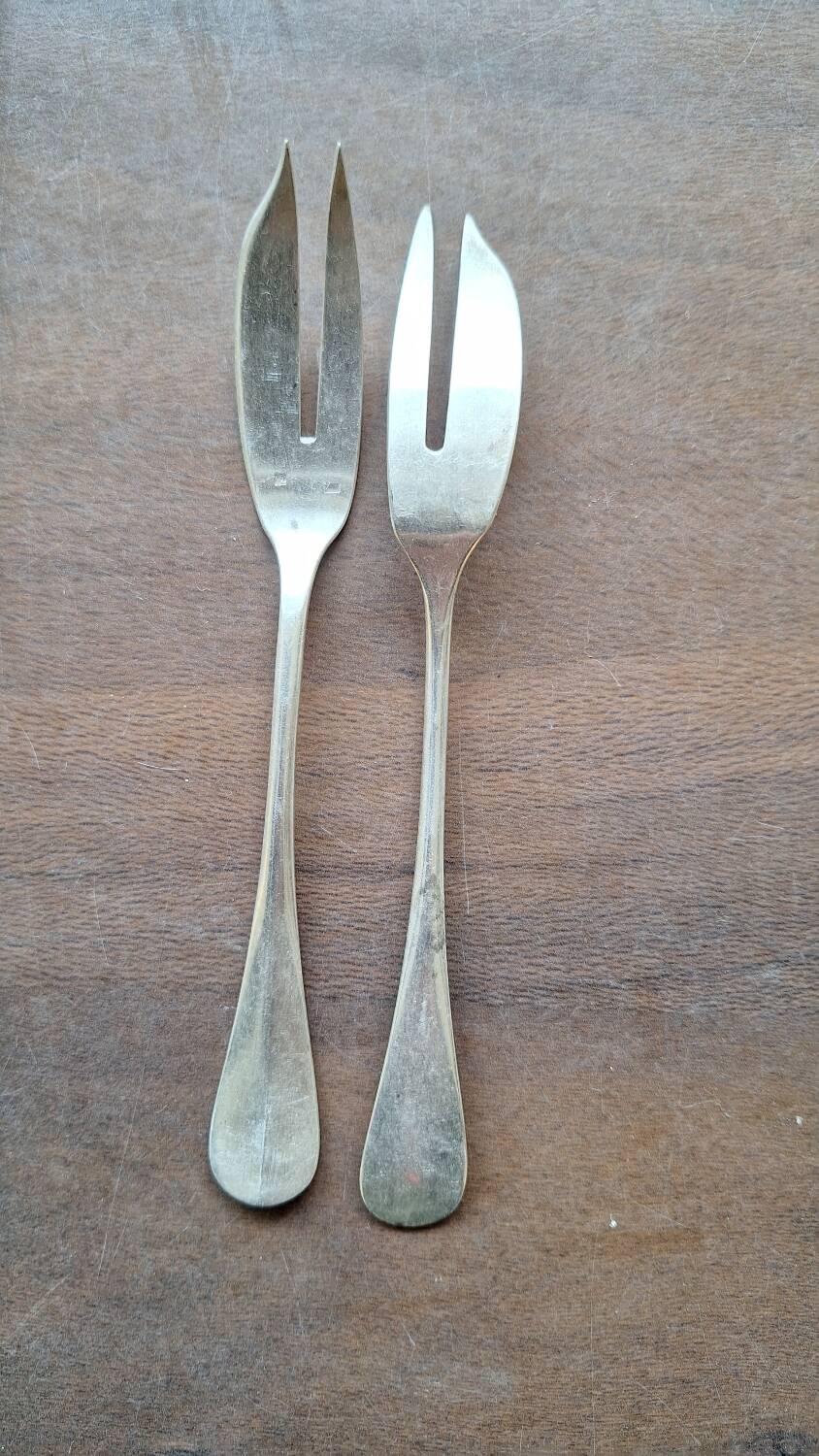 Set of 5 silver metal cake forks