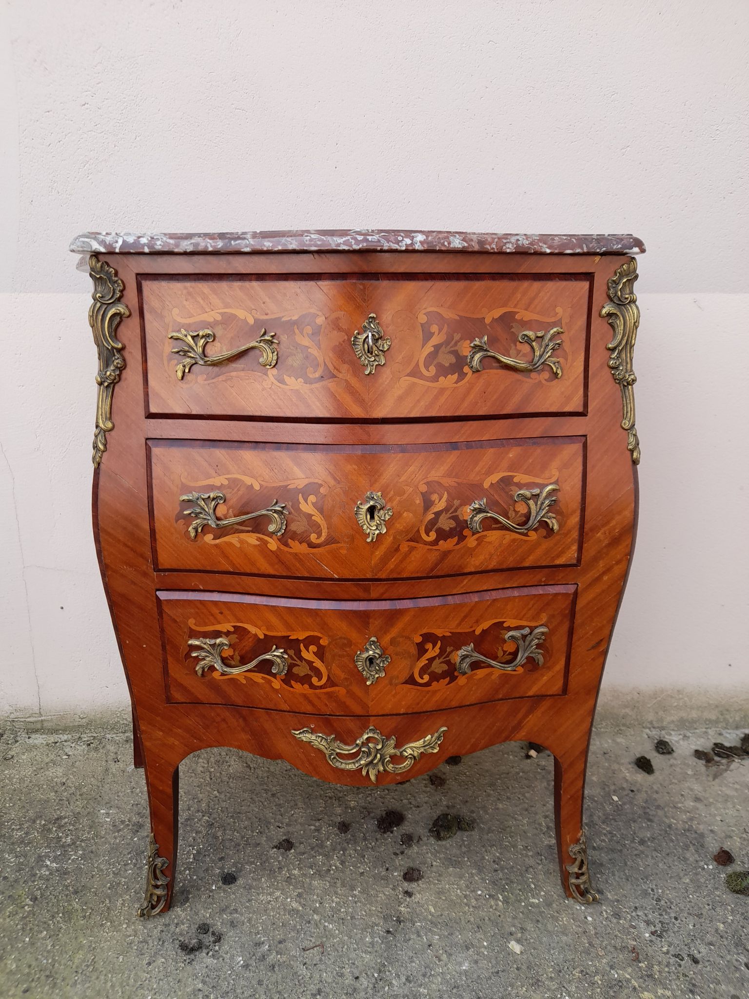 Louis xv style chest of drawers in rosewood marquetry