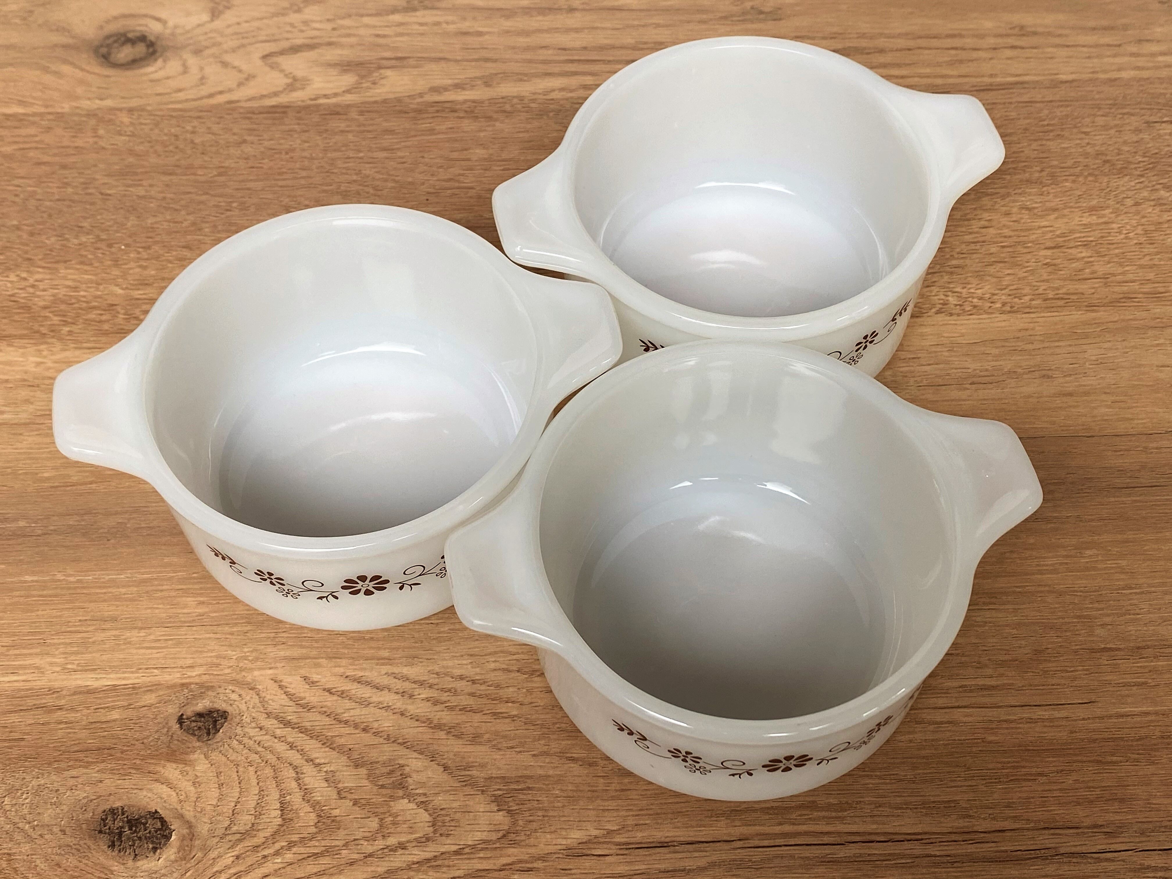 3 bowls, Pyr-o-rey ramekins