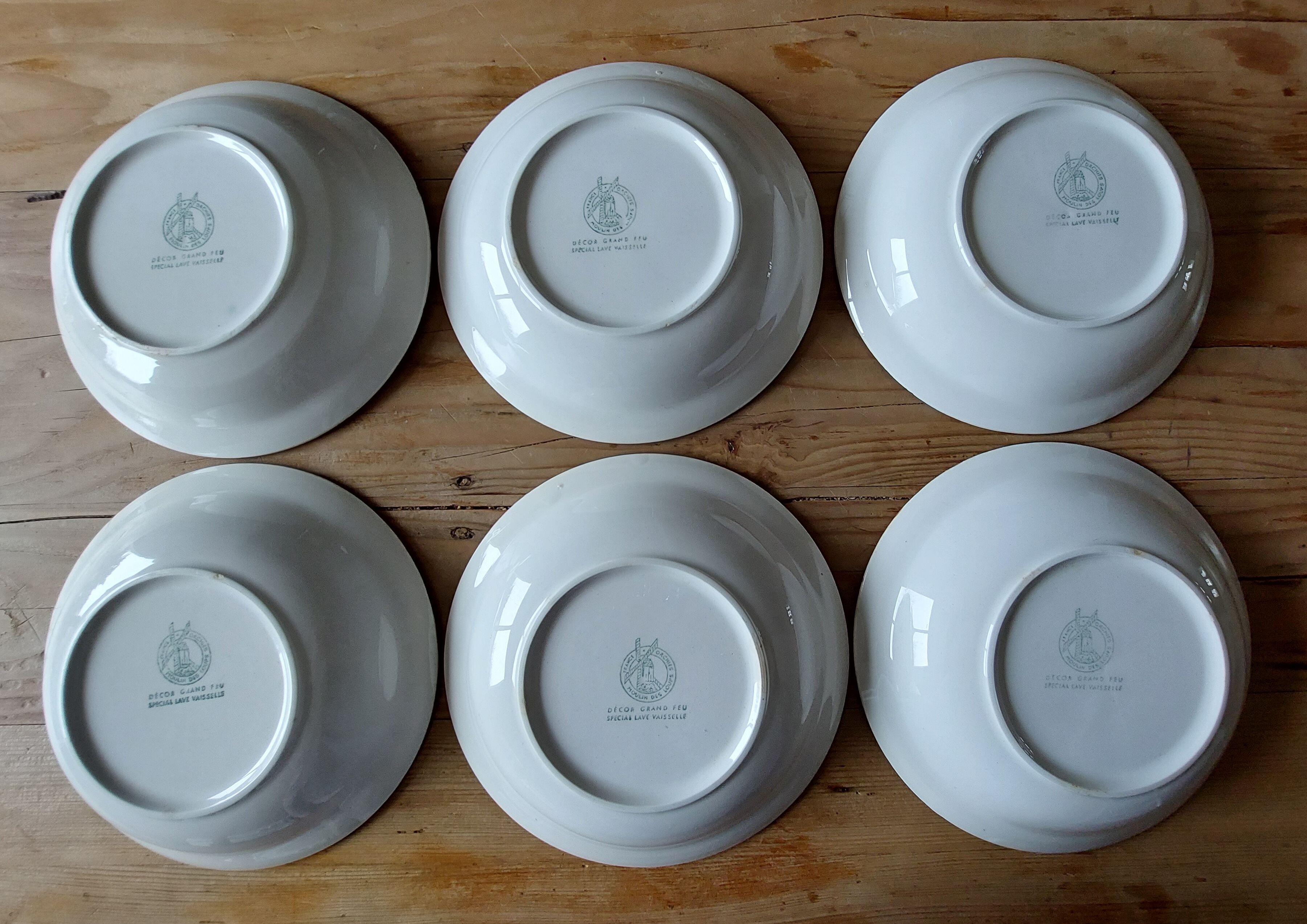 Lot 6 hollow plates Moulin des Loups