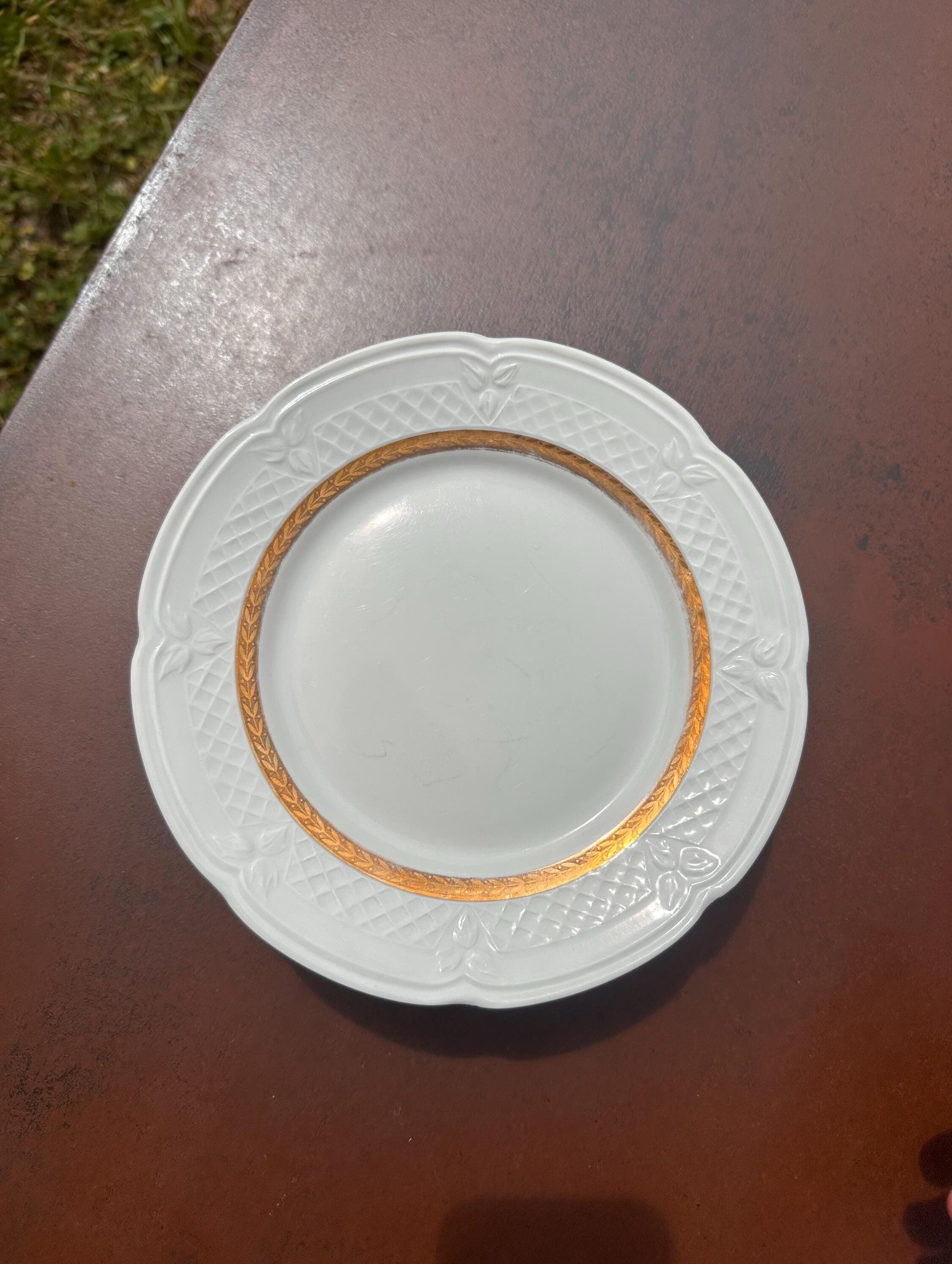 Set of 6 dessert plates in Berry porcelain – White and gold
