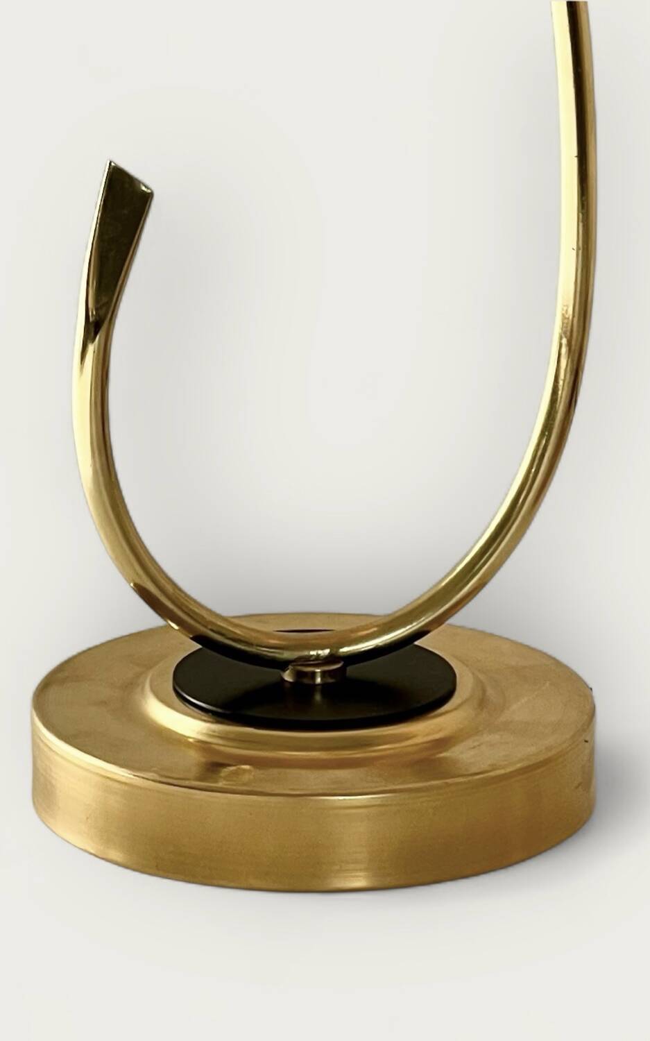 Pair of Art Deco lamps in brass and etched glass