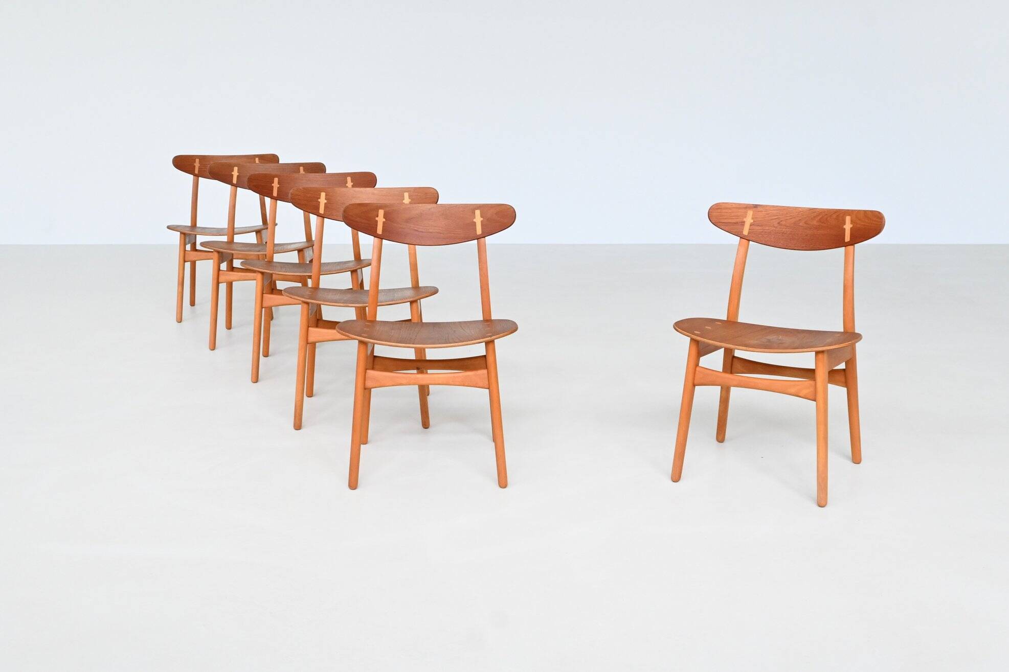 Chaises de salle à manger Hans Wegner Sawbuck CH30 Carl Hansen & Son Danemark 1952